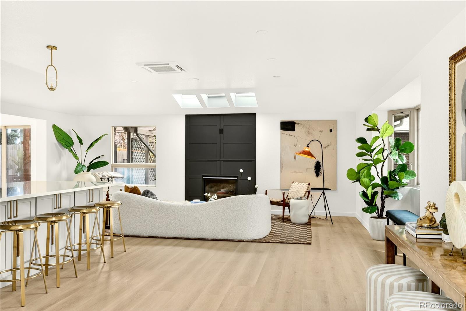 2429 S Leyden Street