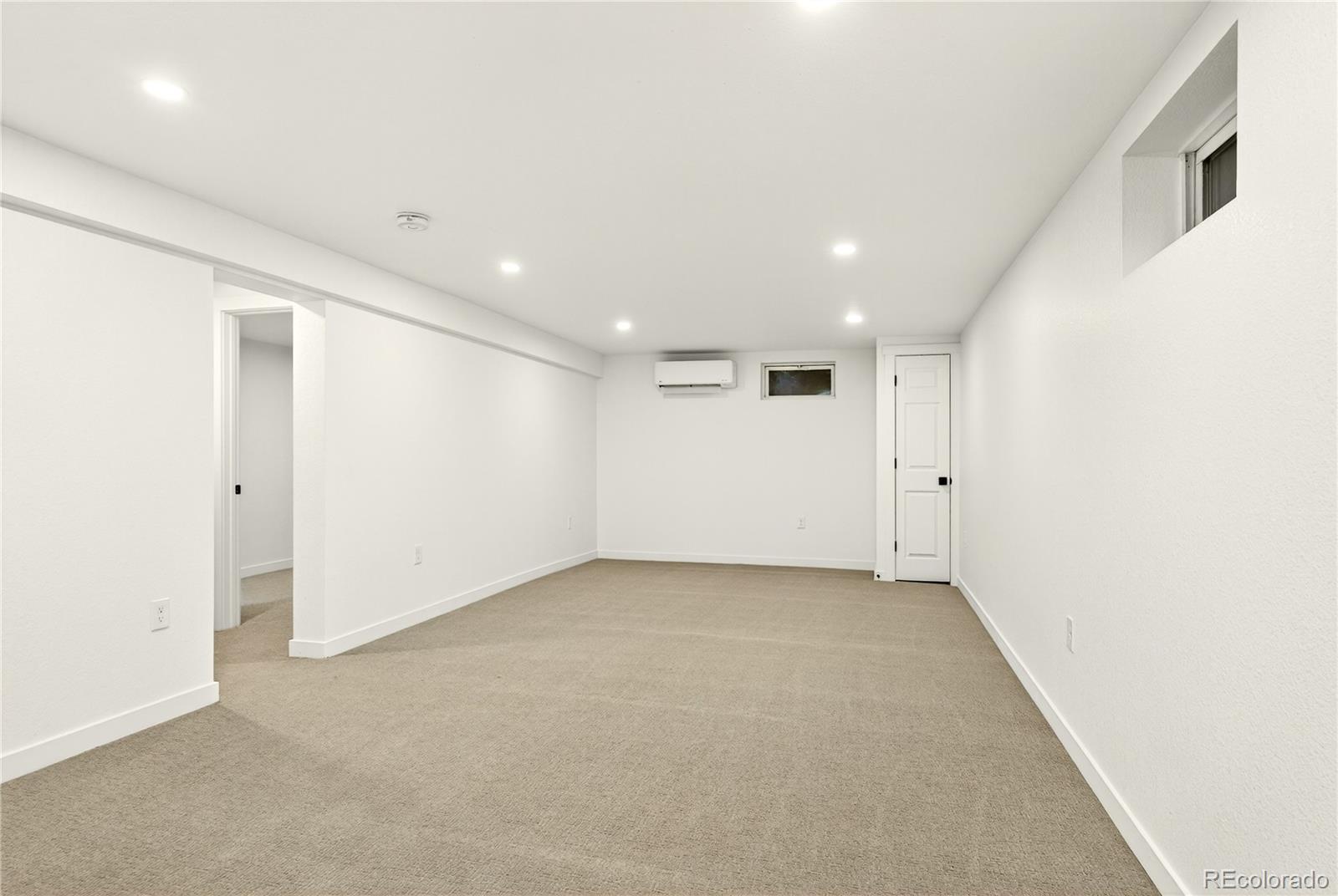 2429 S Leyden Street