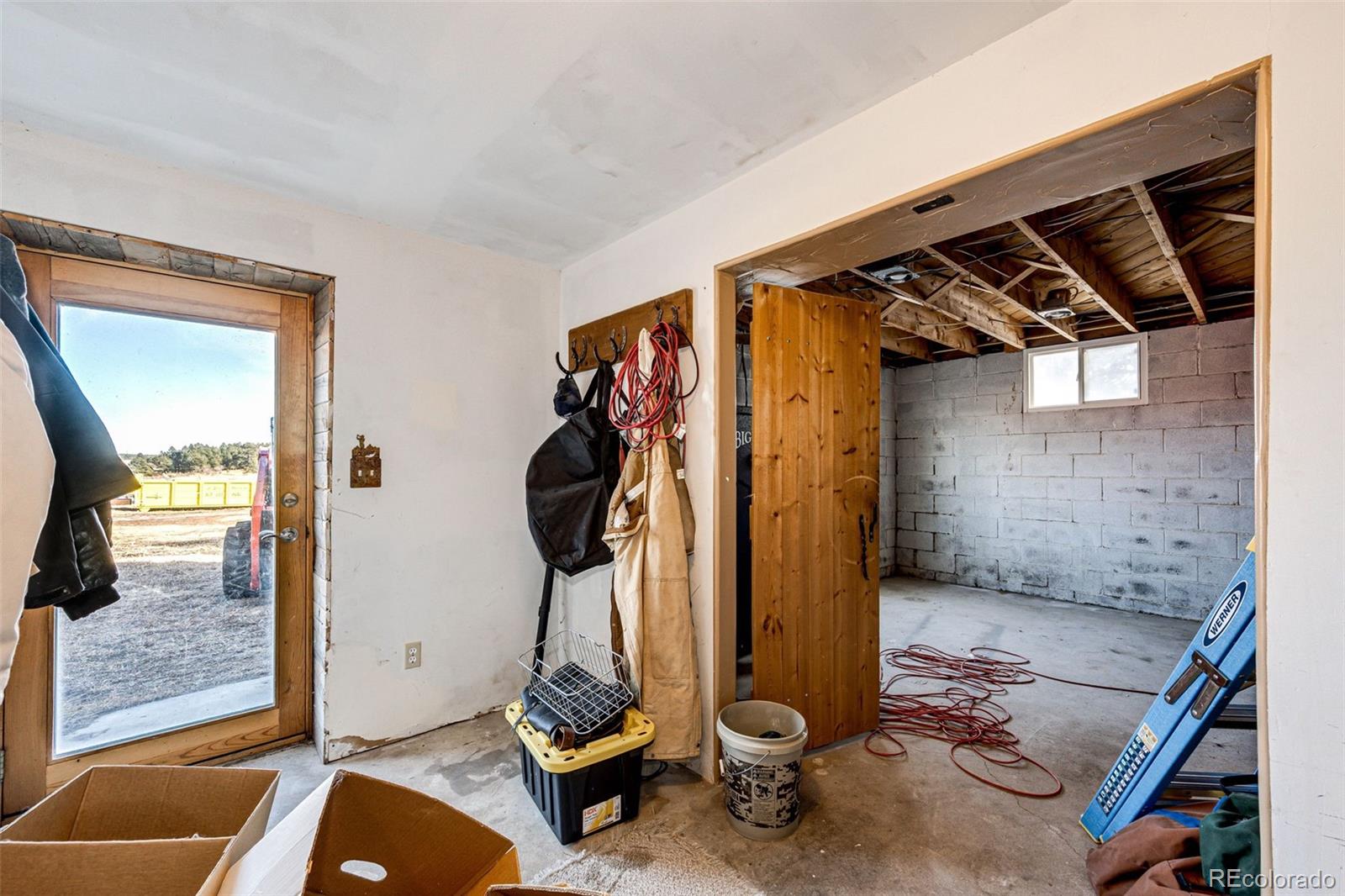 2487 Pinto Trail