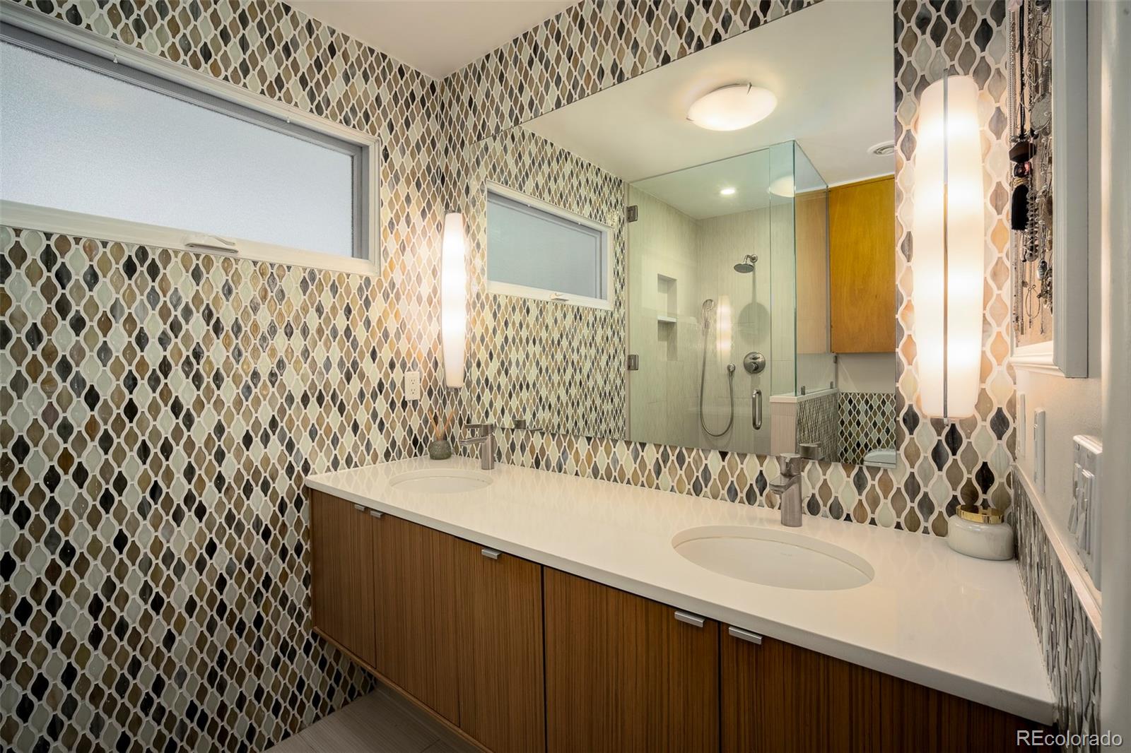 3977 S Jasmine Street