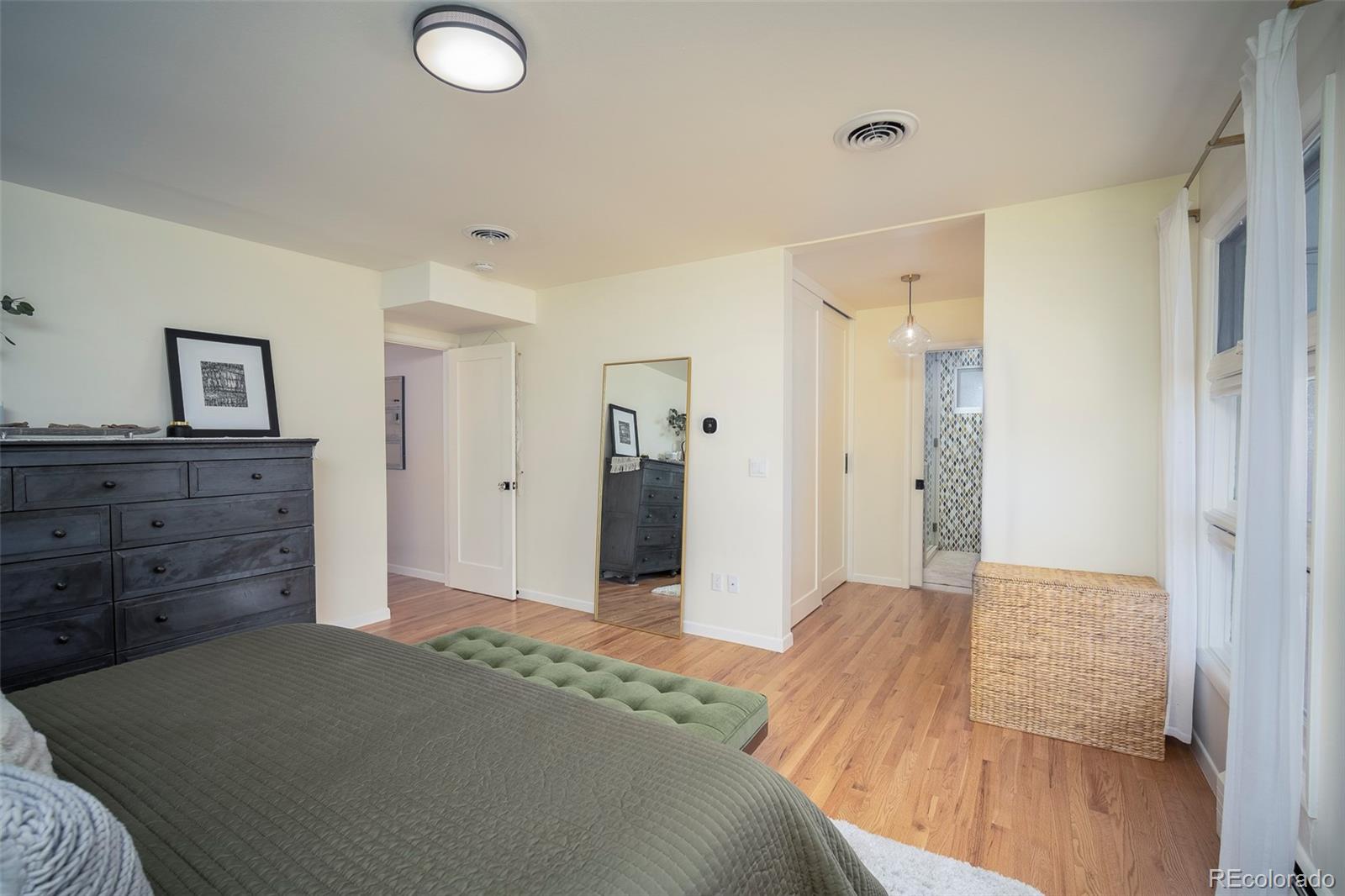 3977 S Jasmine Street