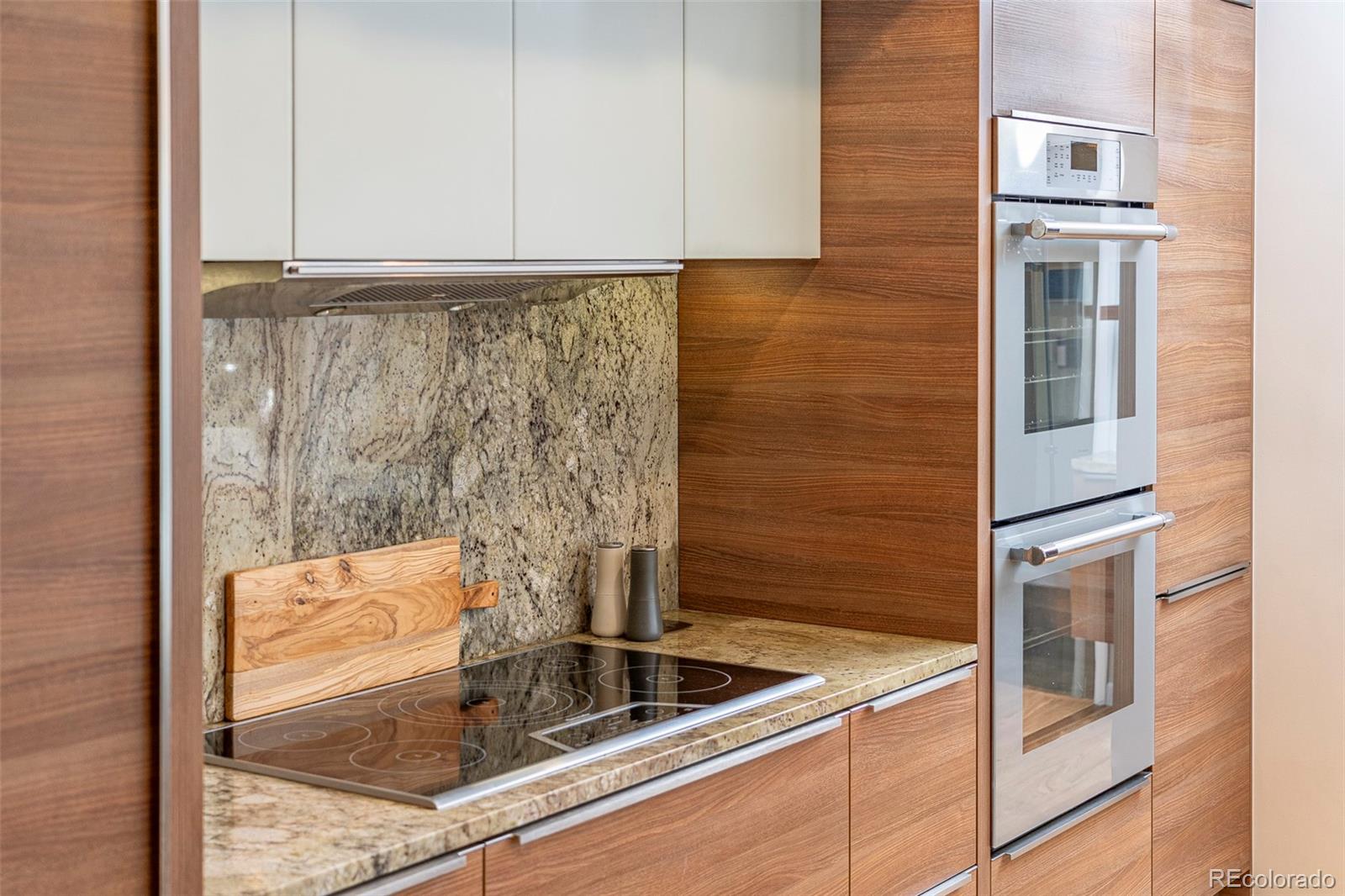 3977 S Jasmine Street