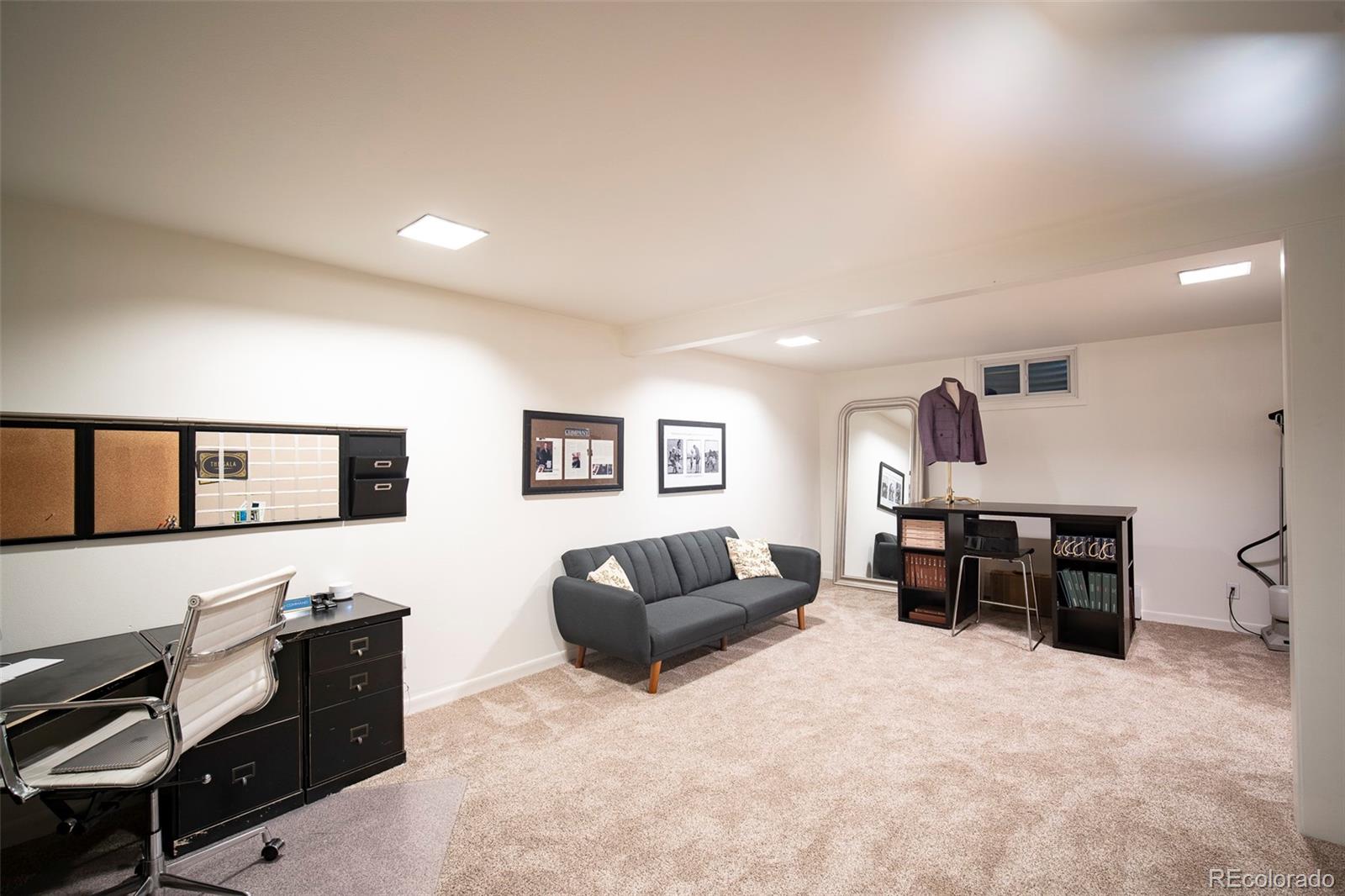 3977 S Jasmine Street