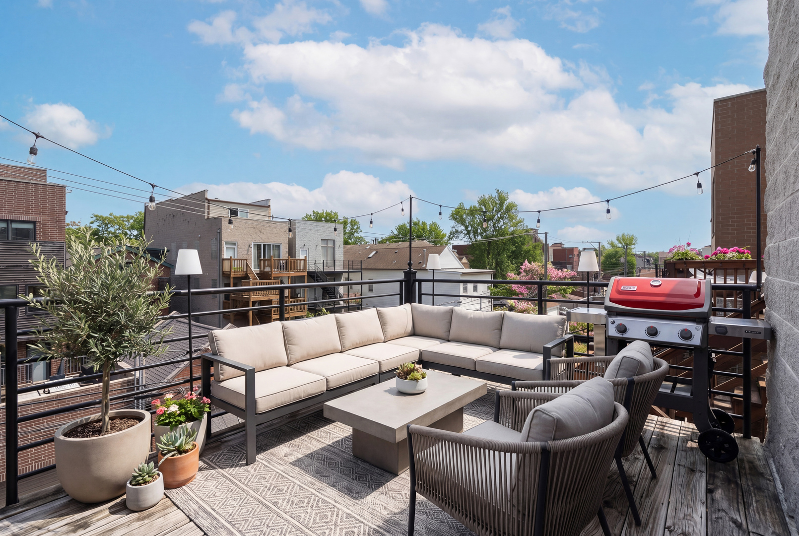 1043 N Winchester Avenue Unit: 3
