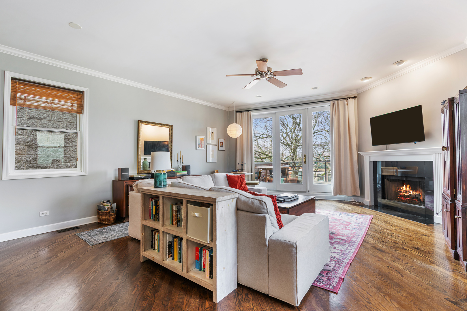 1043 N Winchester Avenue Unit: 3