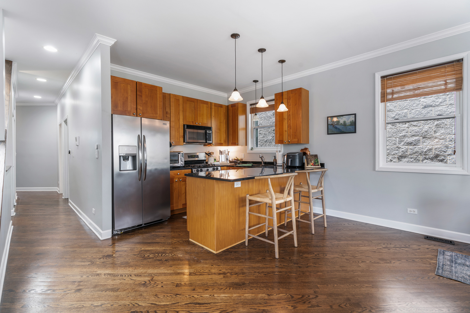 1043 N Winchester Avenue Unit: 3
