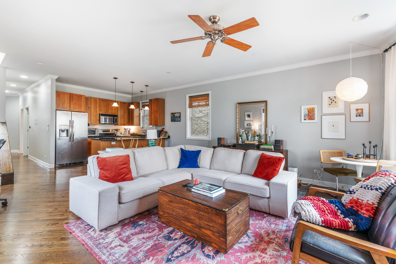 1043 N Winchester Avenue Unit: 3
