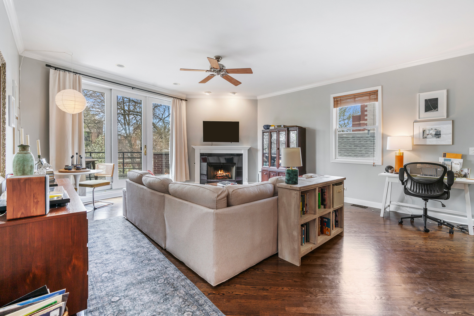 1043 N Winchester Avenue Unit: 3