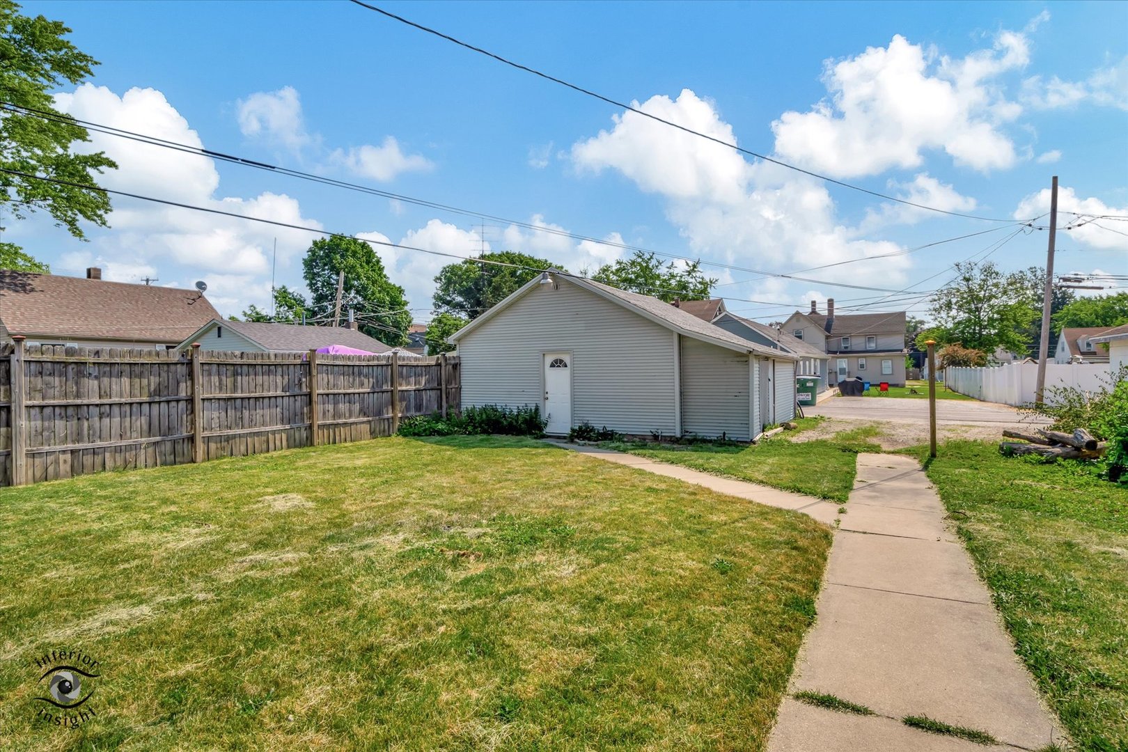 460 N Prairie Avenue