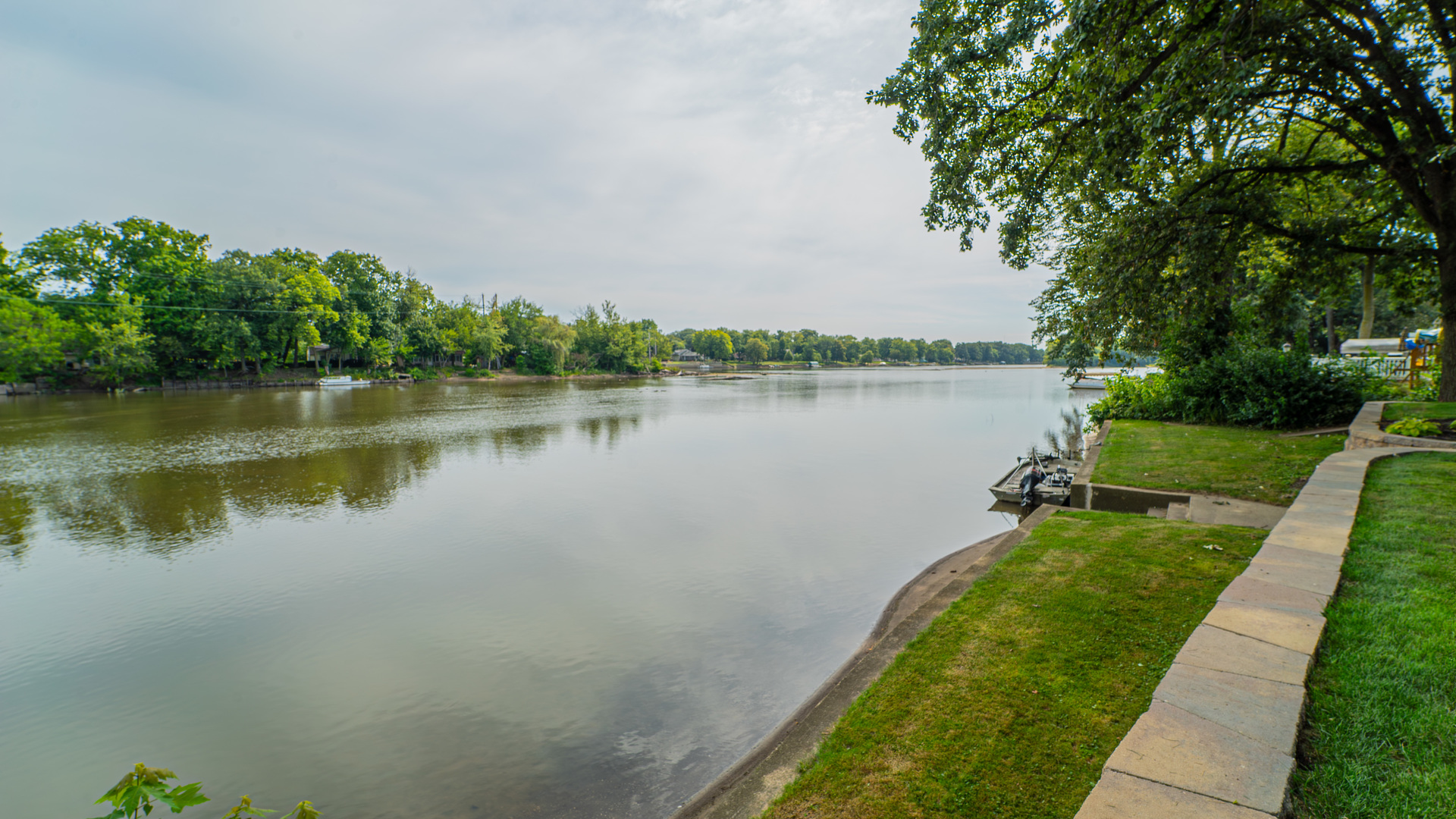 2611 2560 River Road