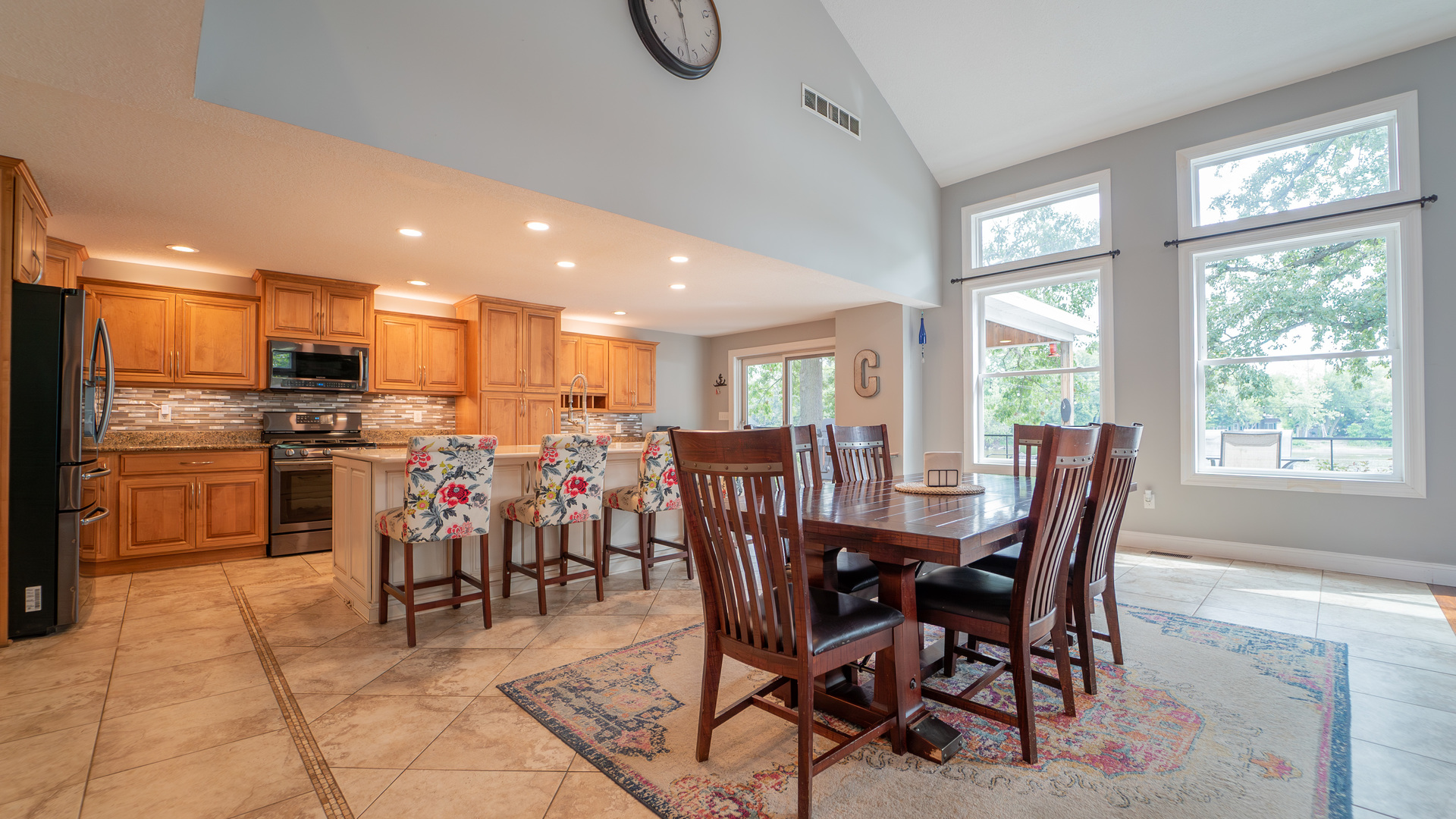 2611 2560 River Road