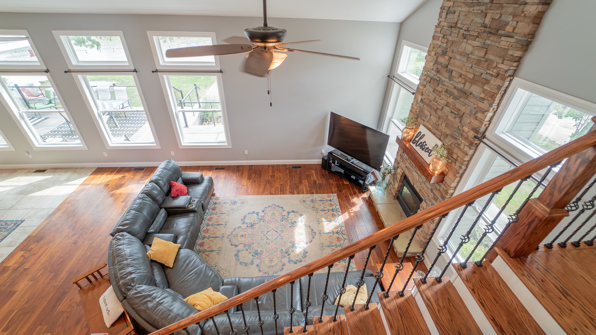 2611 2560 River Road