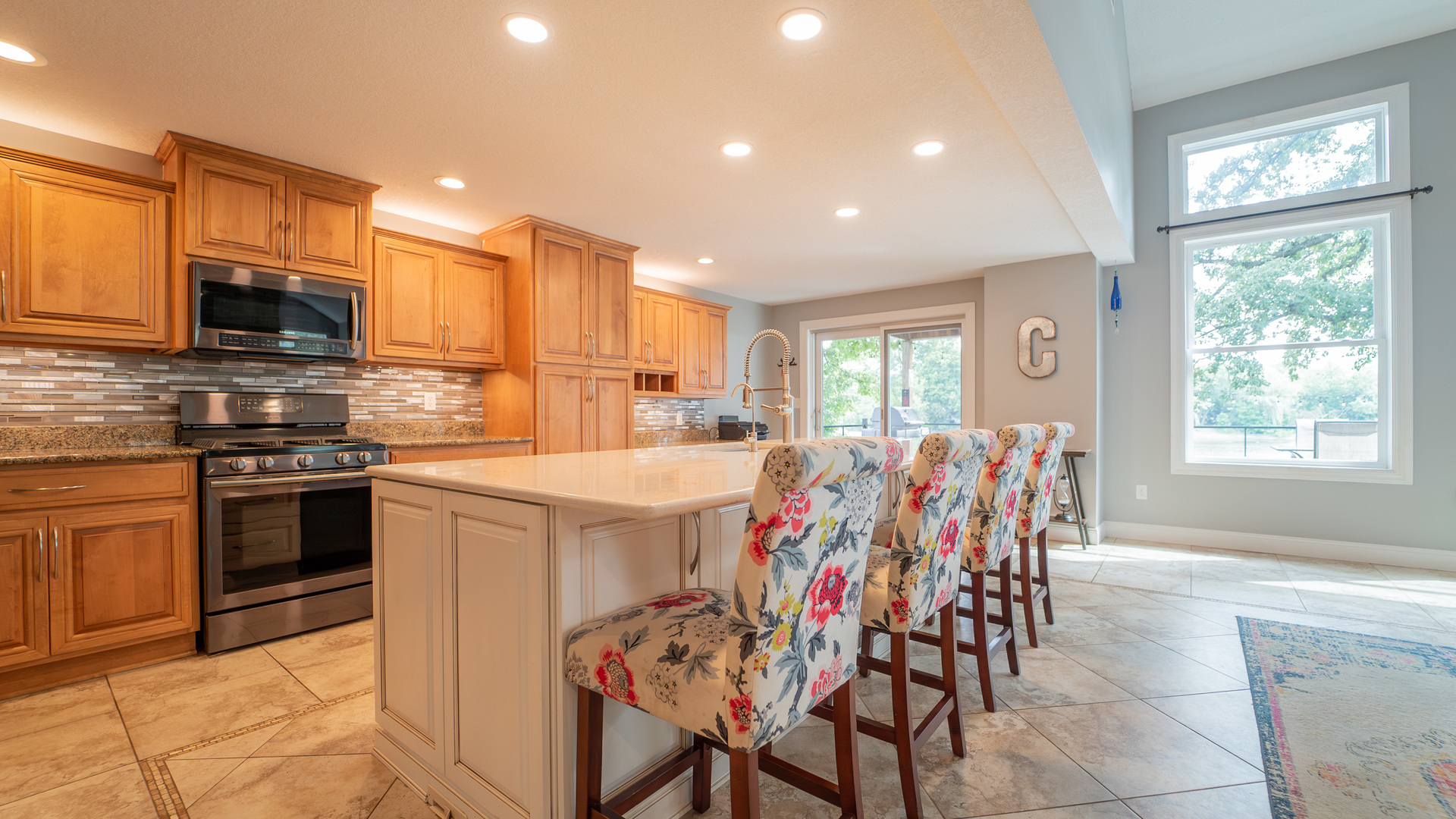 2611 2560 River Road