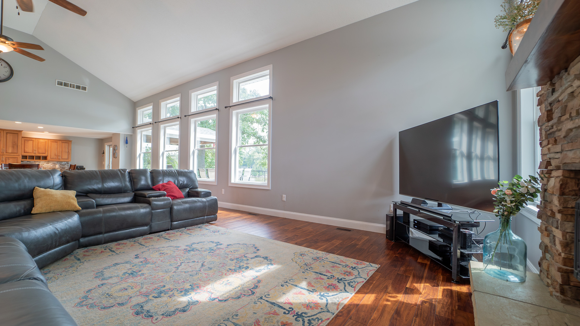 2611 2560 River Road