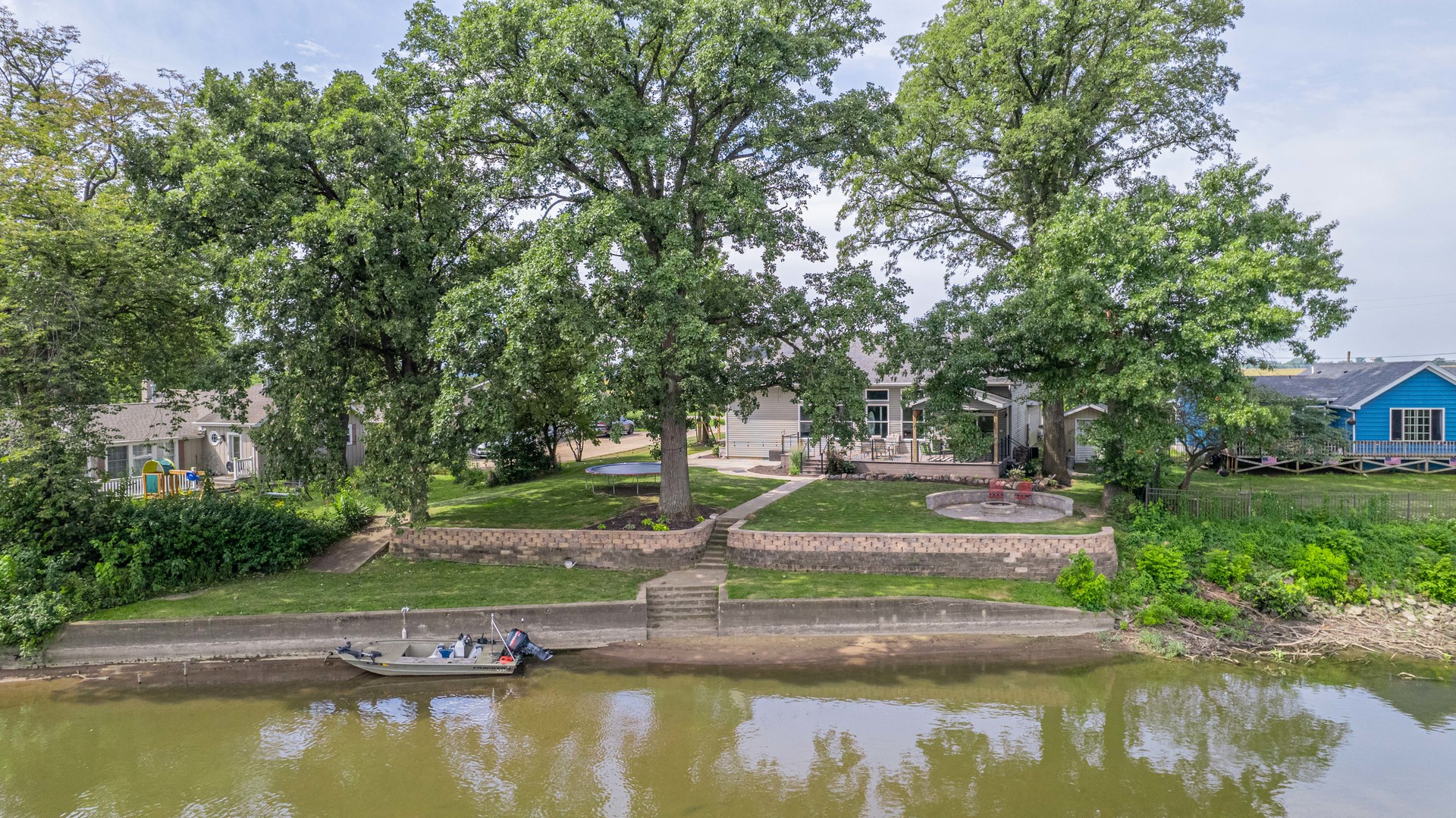 2611 2560 River Road