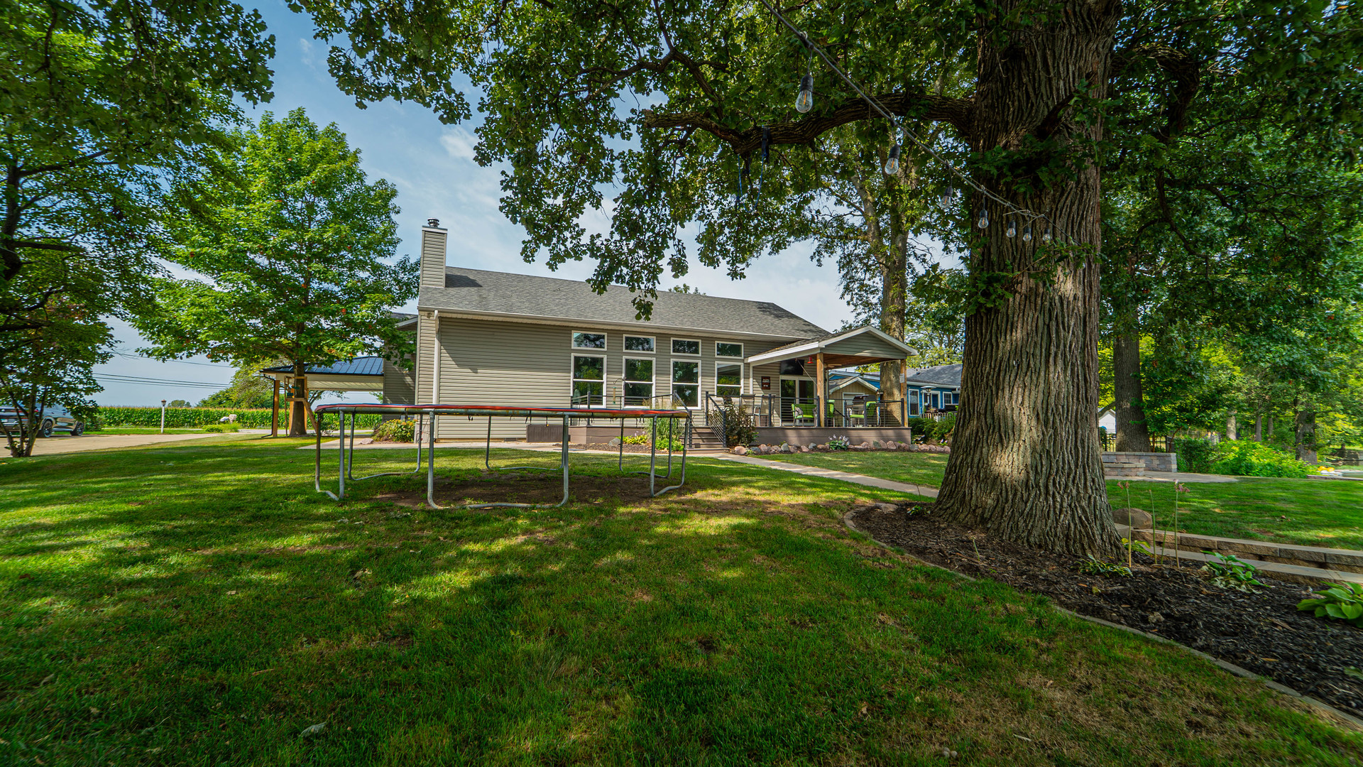 2611 2560 River Road