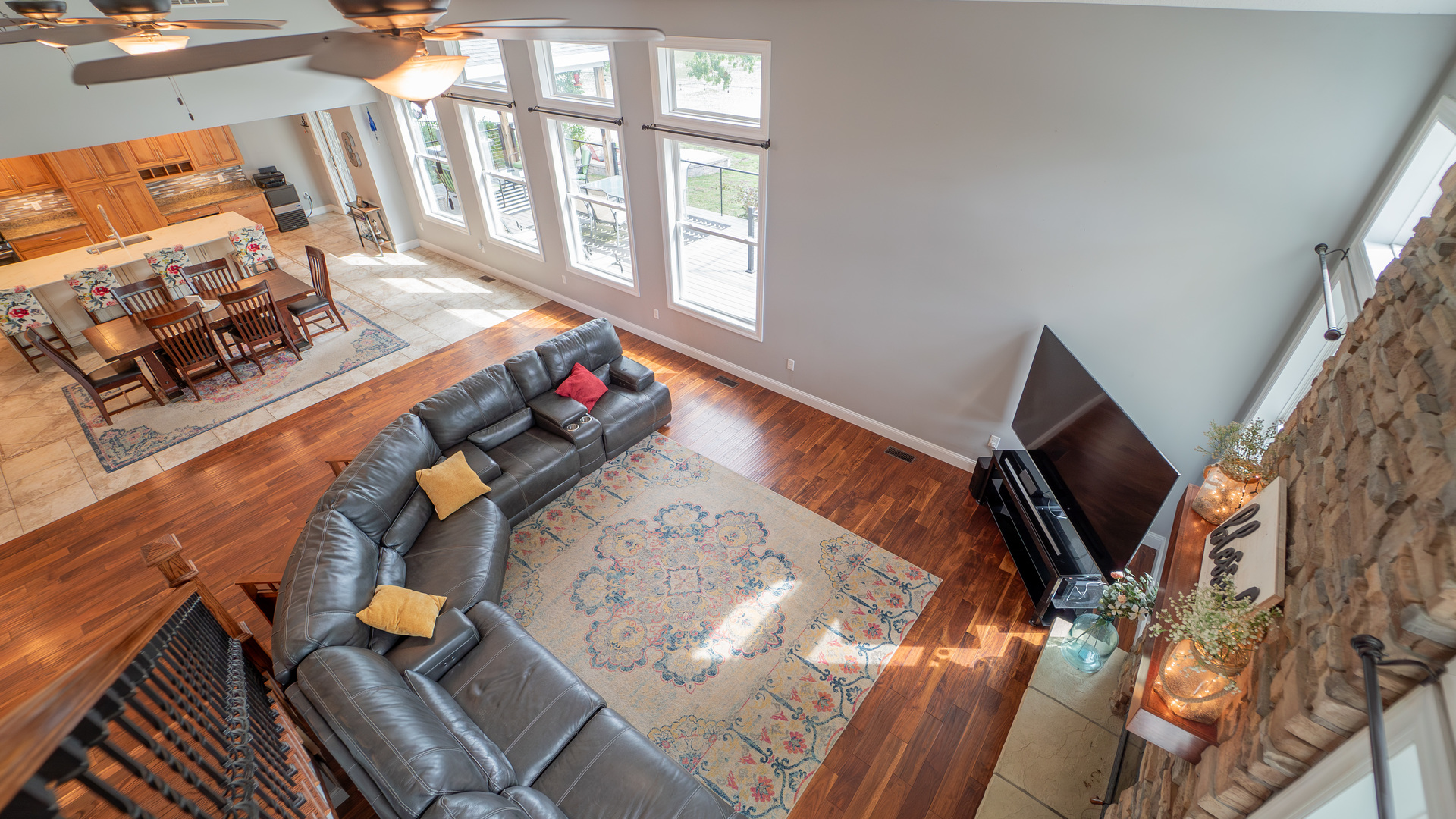 2611 2560 River Road