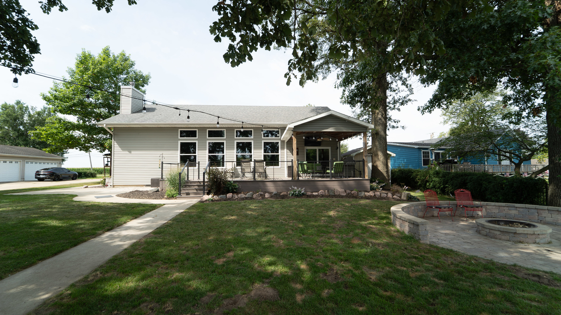 2611 2560 River Road