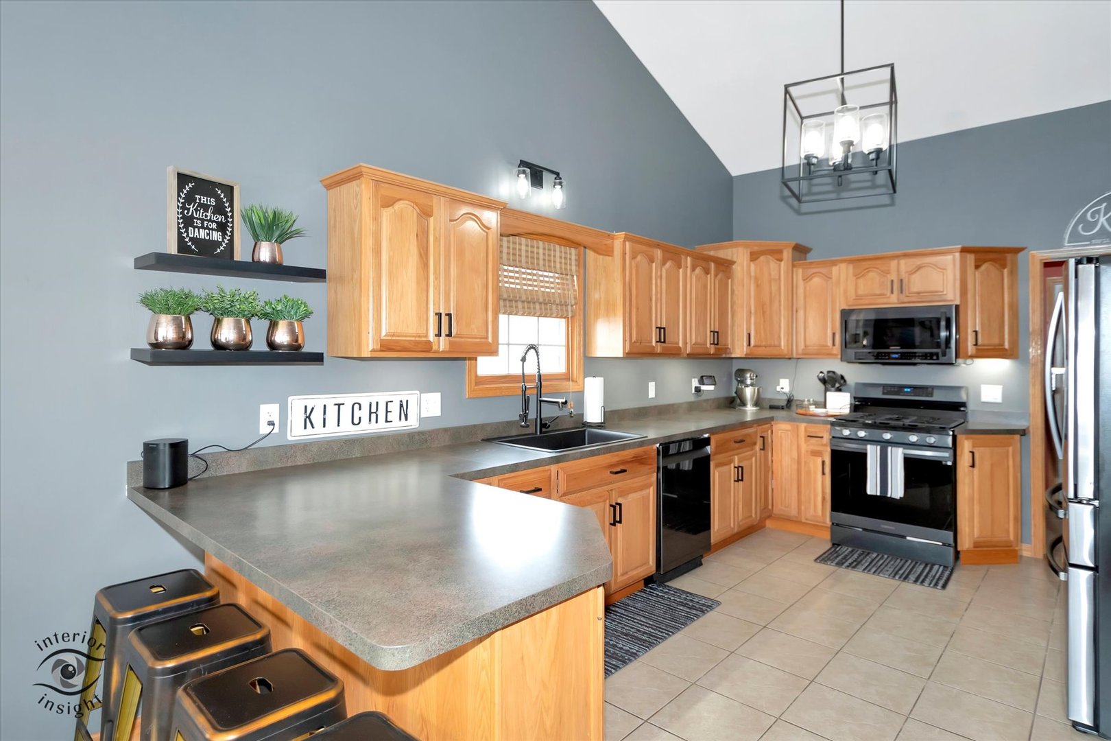 340 Centerpoint Drive S