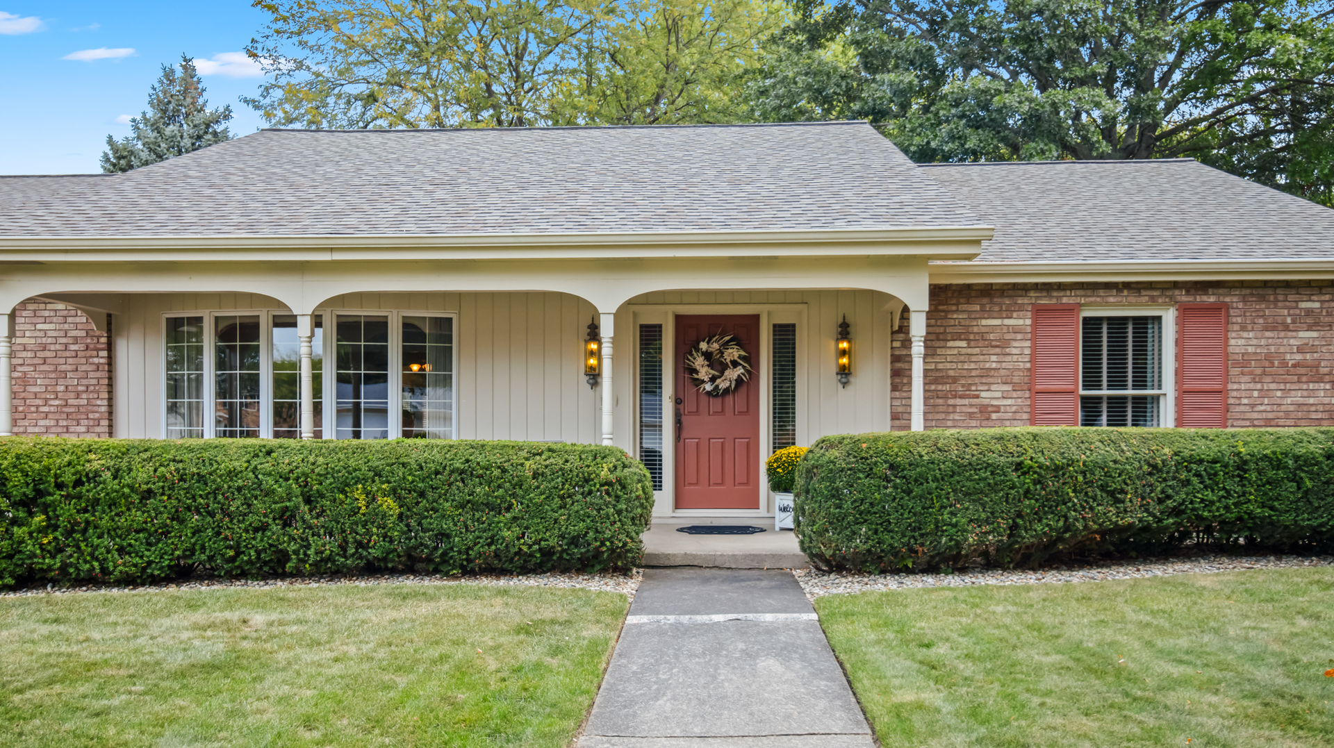 404 E Grand Drive