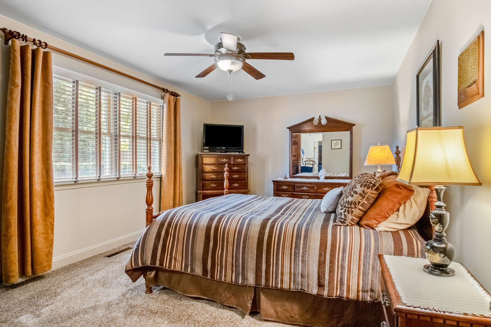 404 E Grand Drive