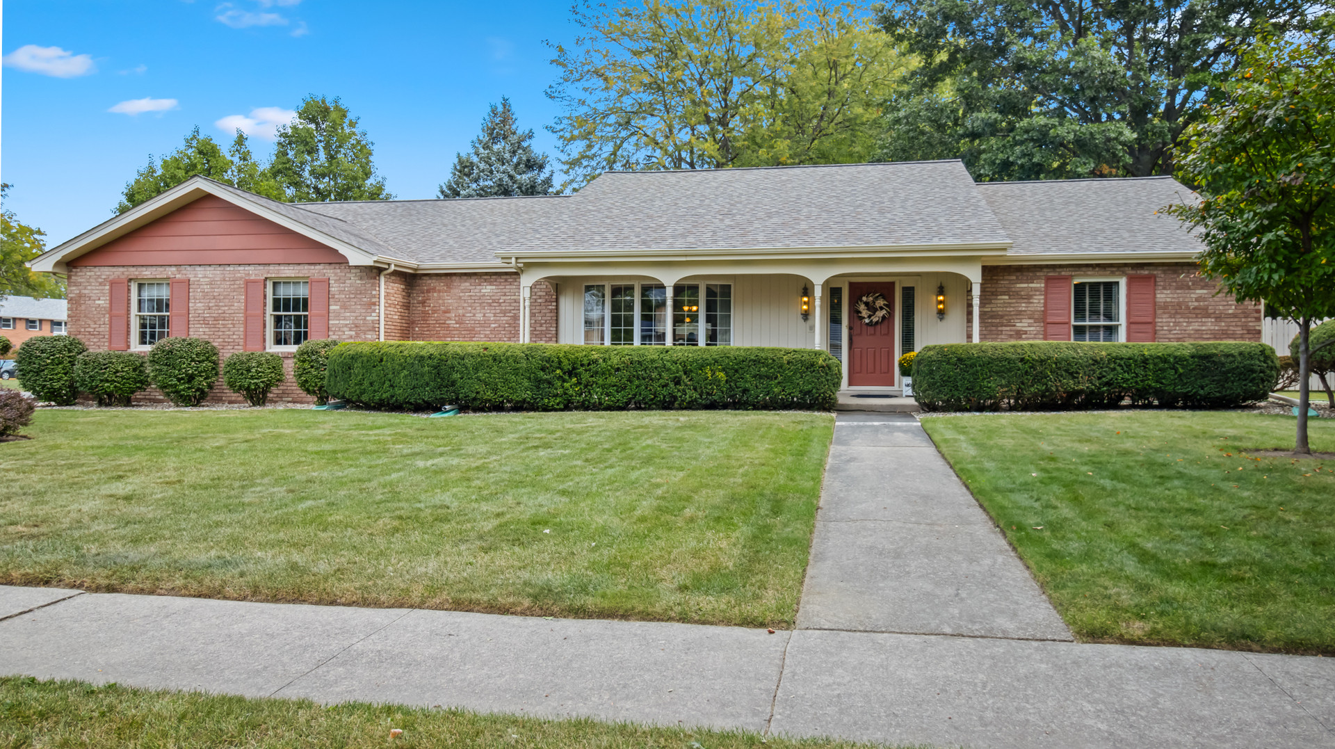 404 E Grand Drive