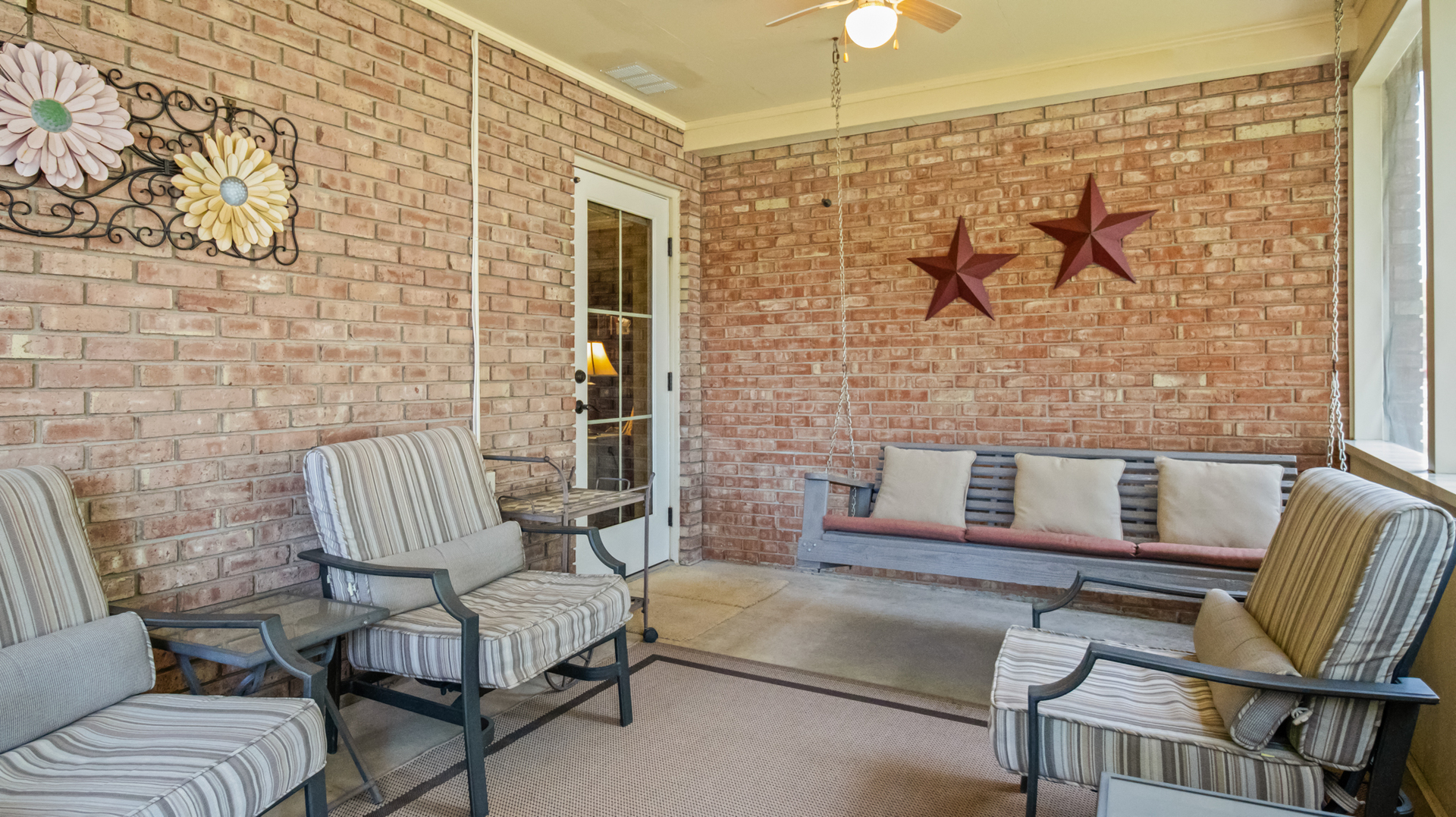 404 E Grand Drive