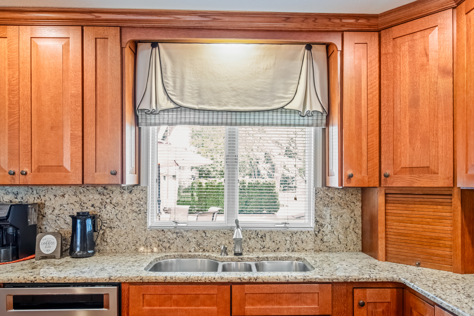 404 E Grand Drive