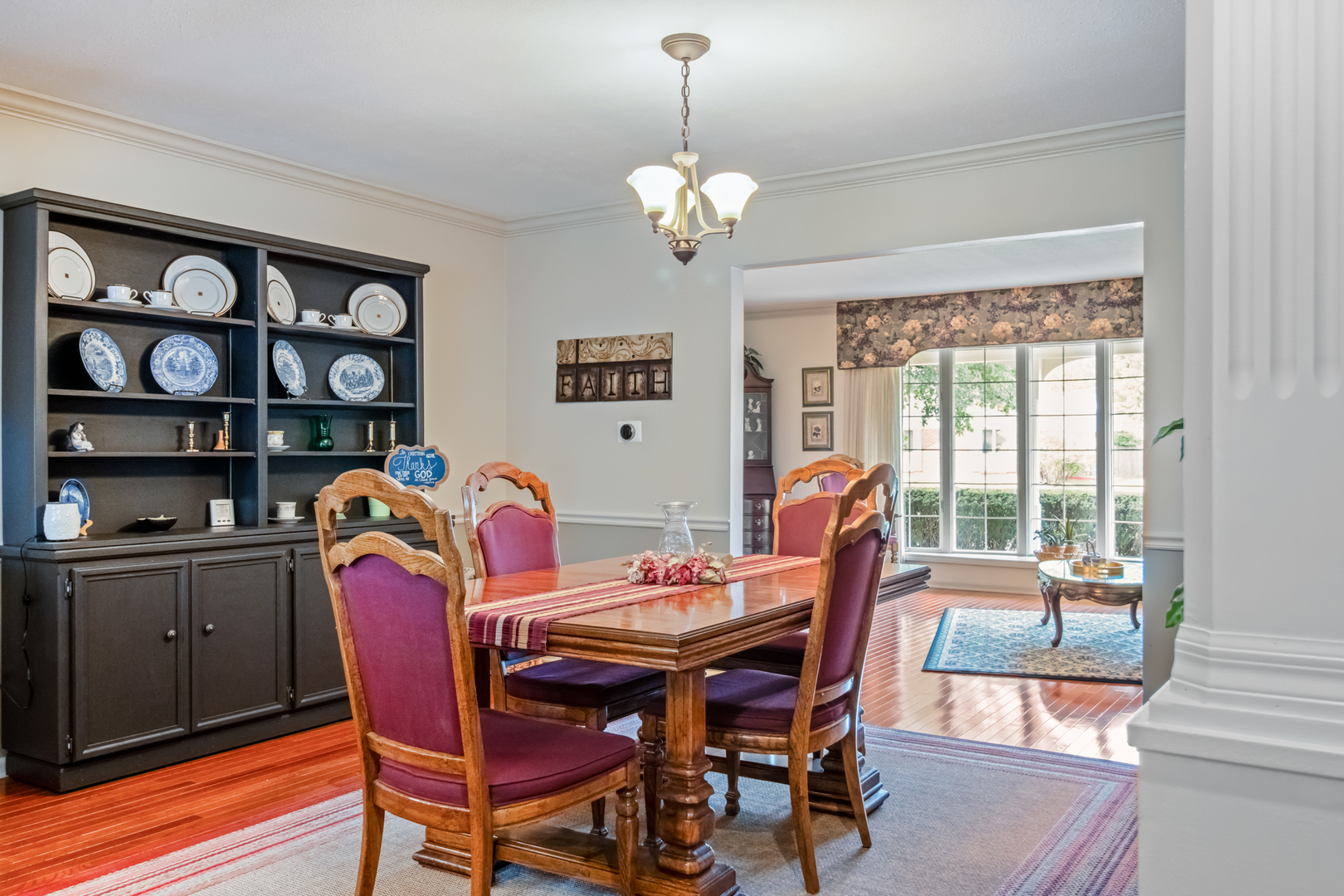 404 E Grand Drive