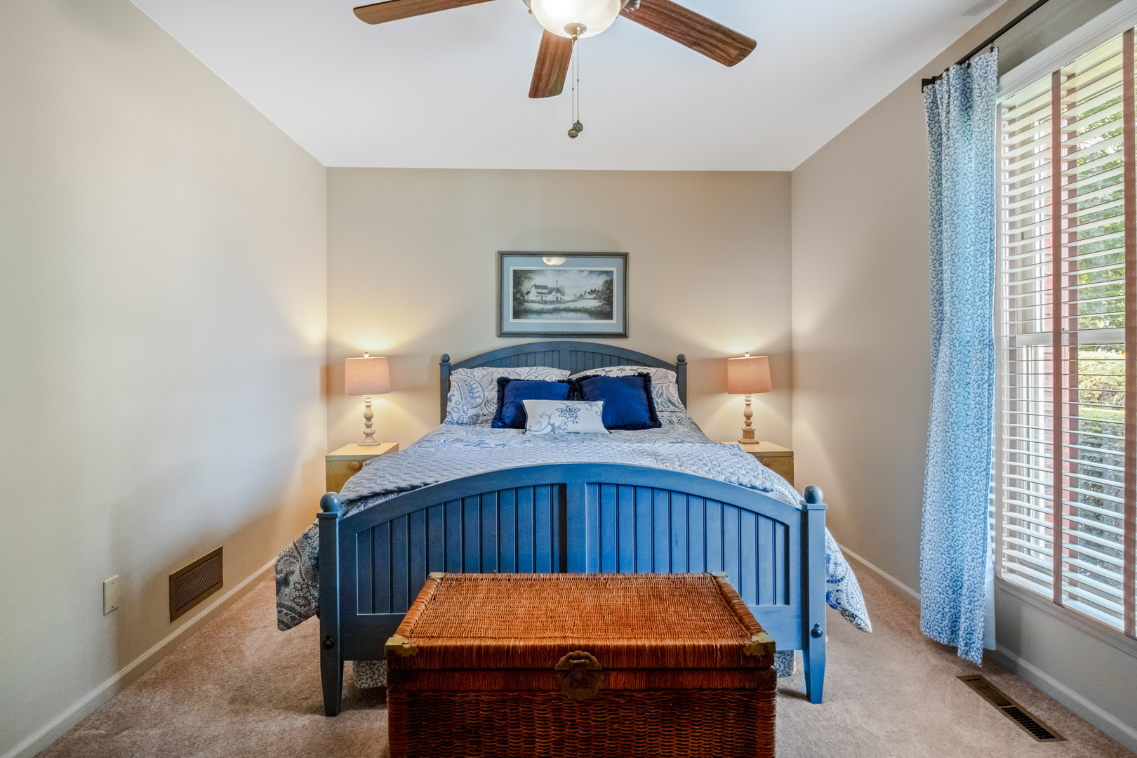 404 E Grand Drive