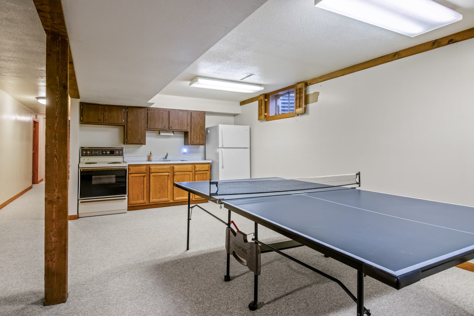 404 E Grand Drive
