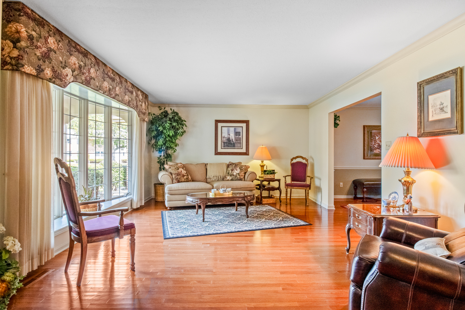 404 E Grand Drive