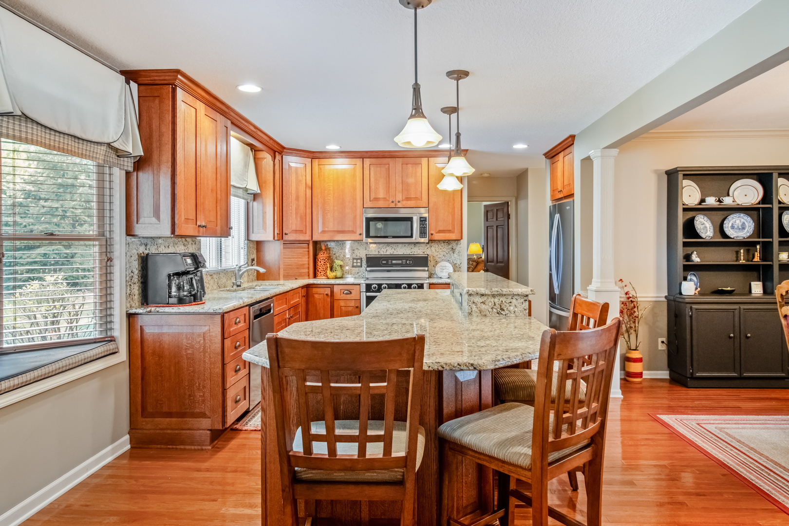 404 E Grand Drive