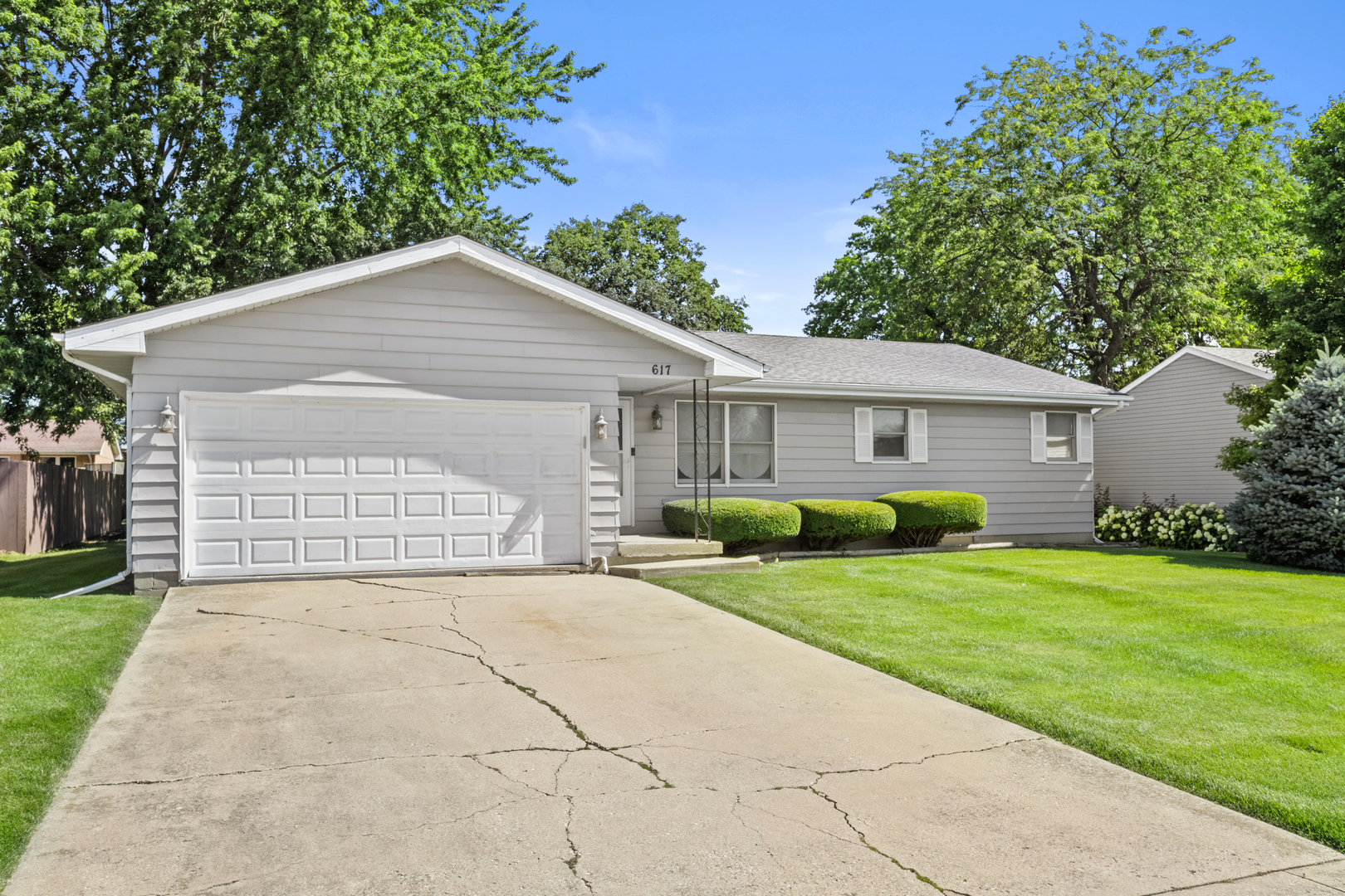 617 Hauert Street