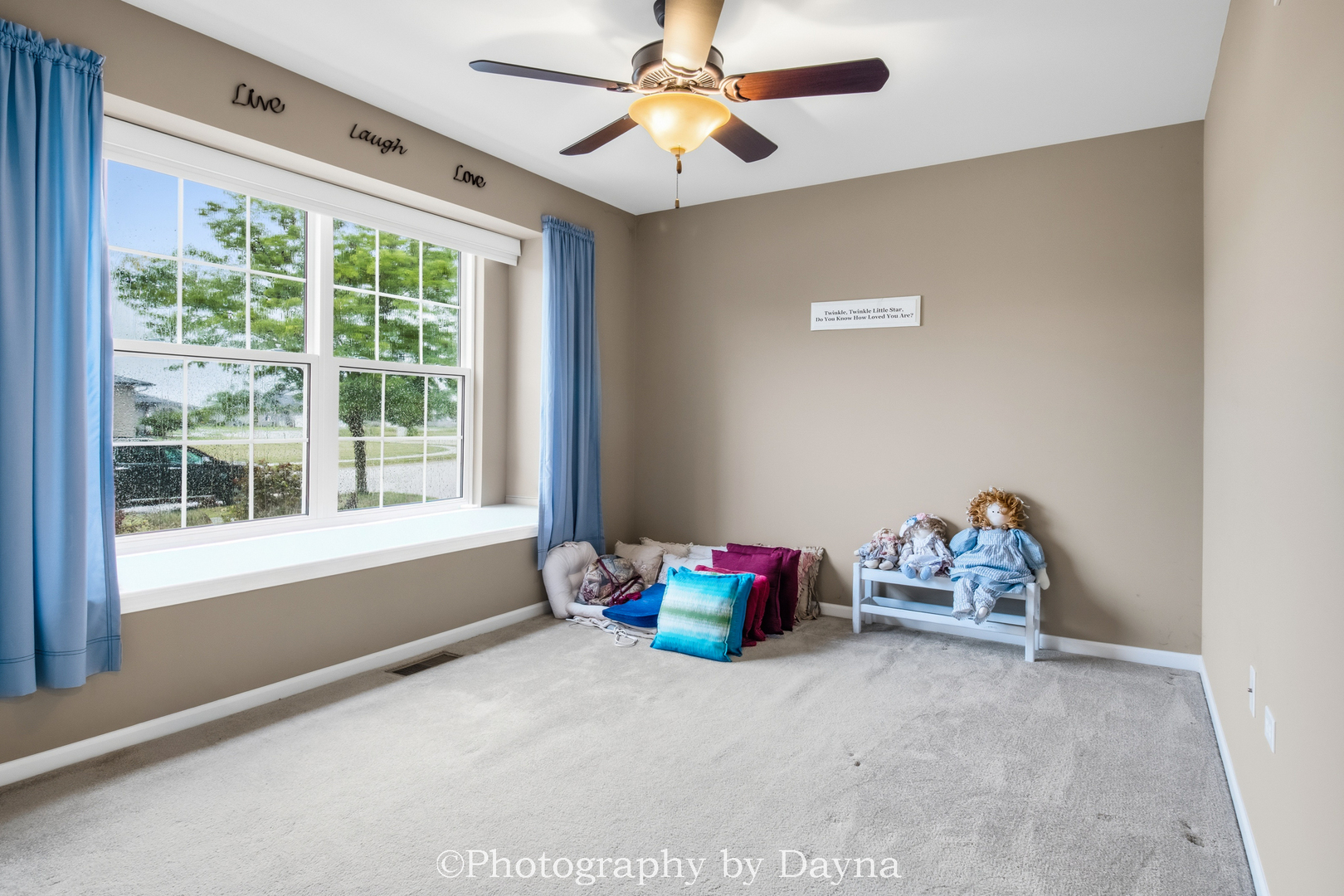 289 White Hawk Way