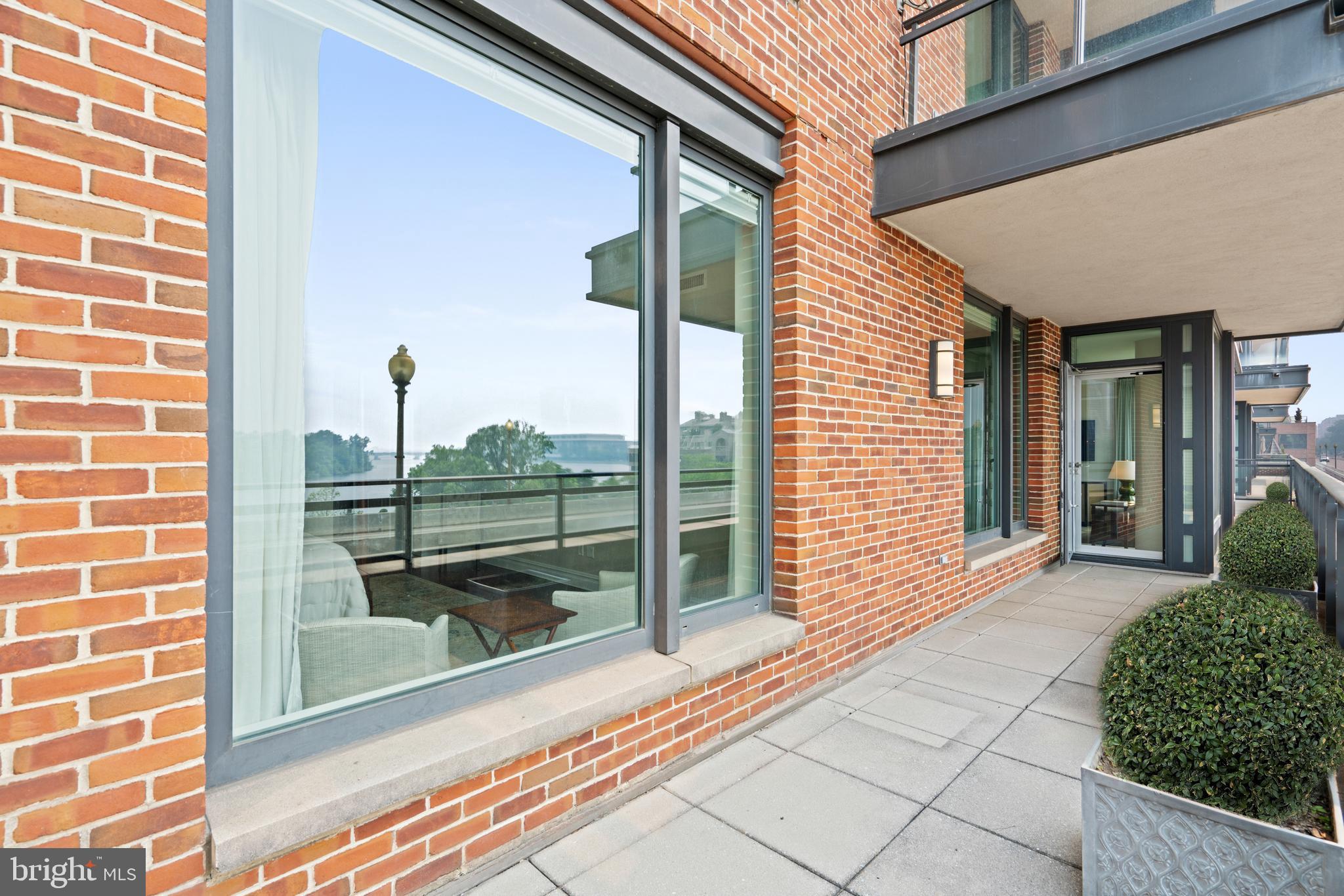 3150 SOUTH STREET NW Unit: 1C