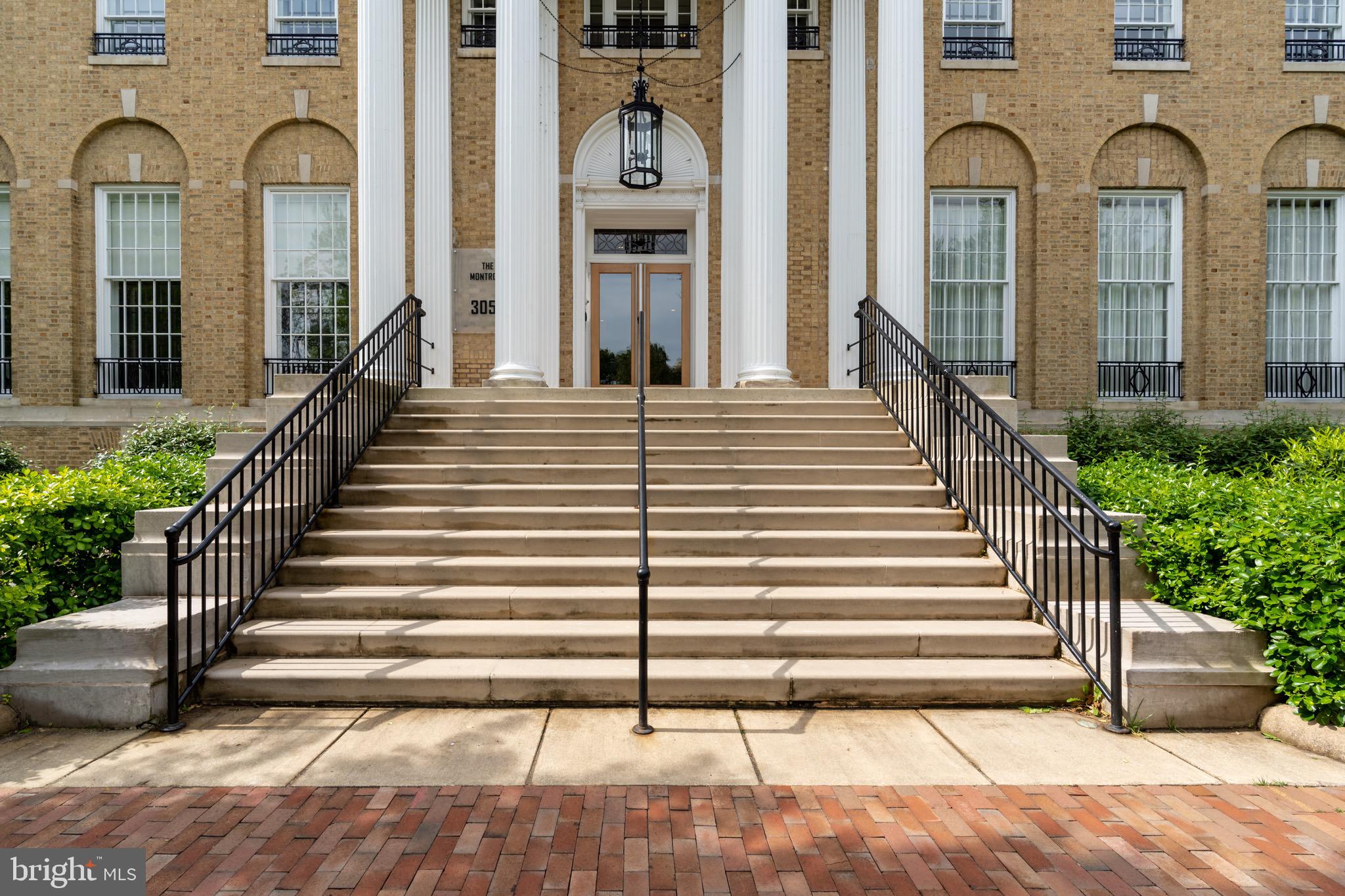 3052 R STREET NW Unit: 306