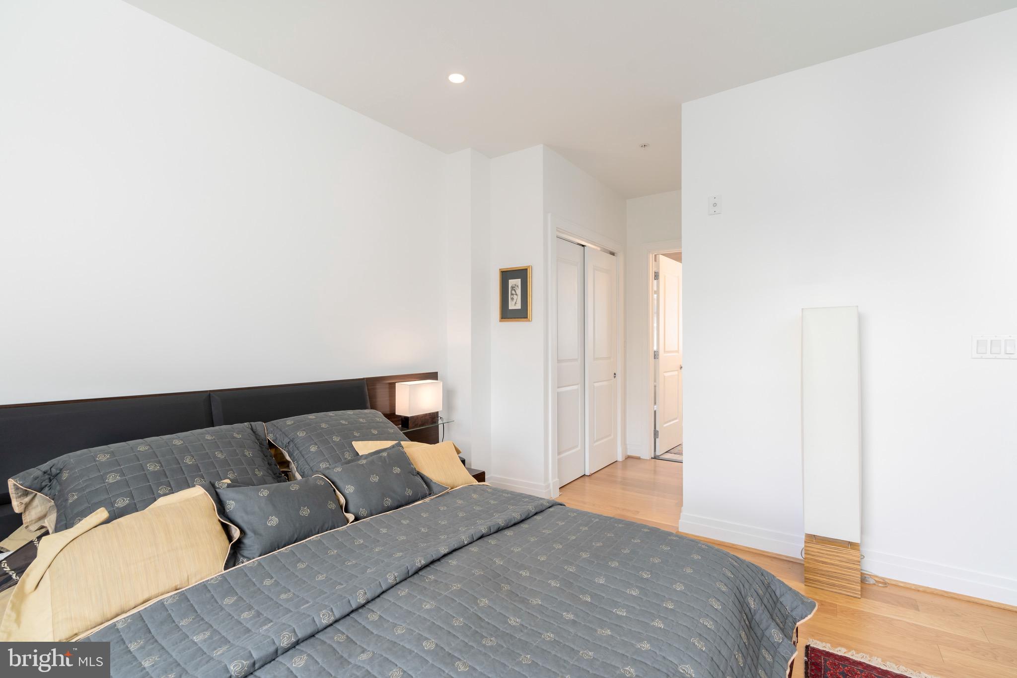 3052 R STREET NW Unit: 306