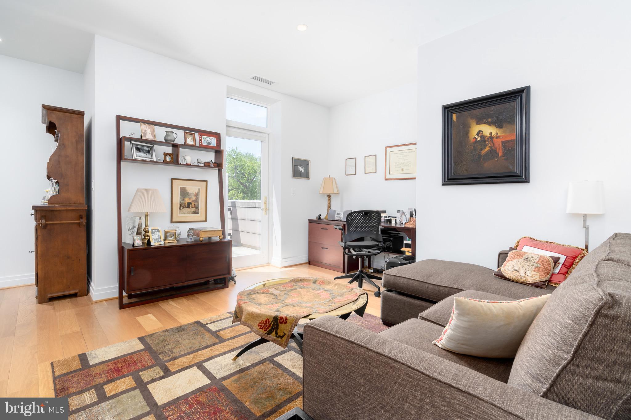 3052 R STREET NW Unit: 306