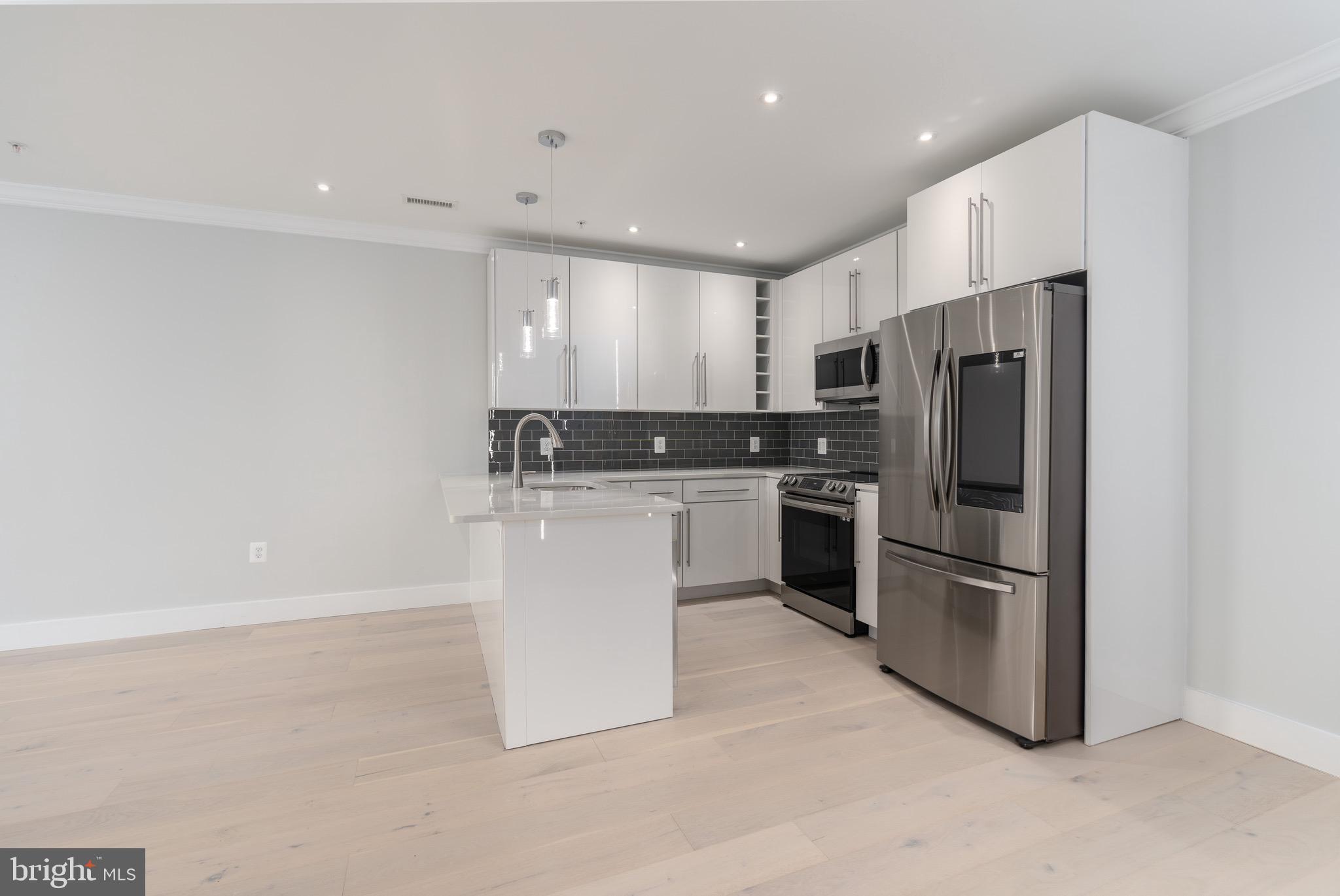 1128 Buchanan STREET NW Unit: 3