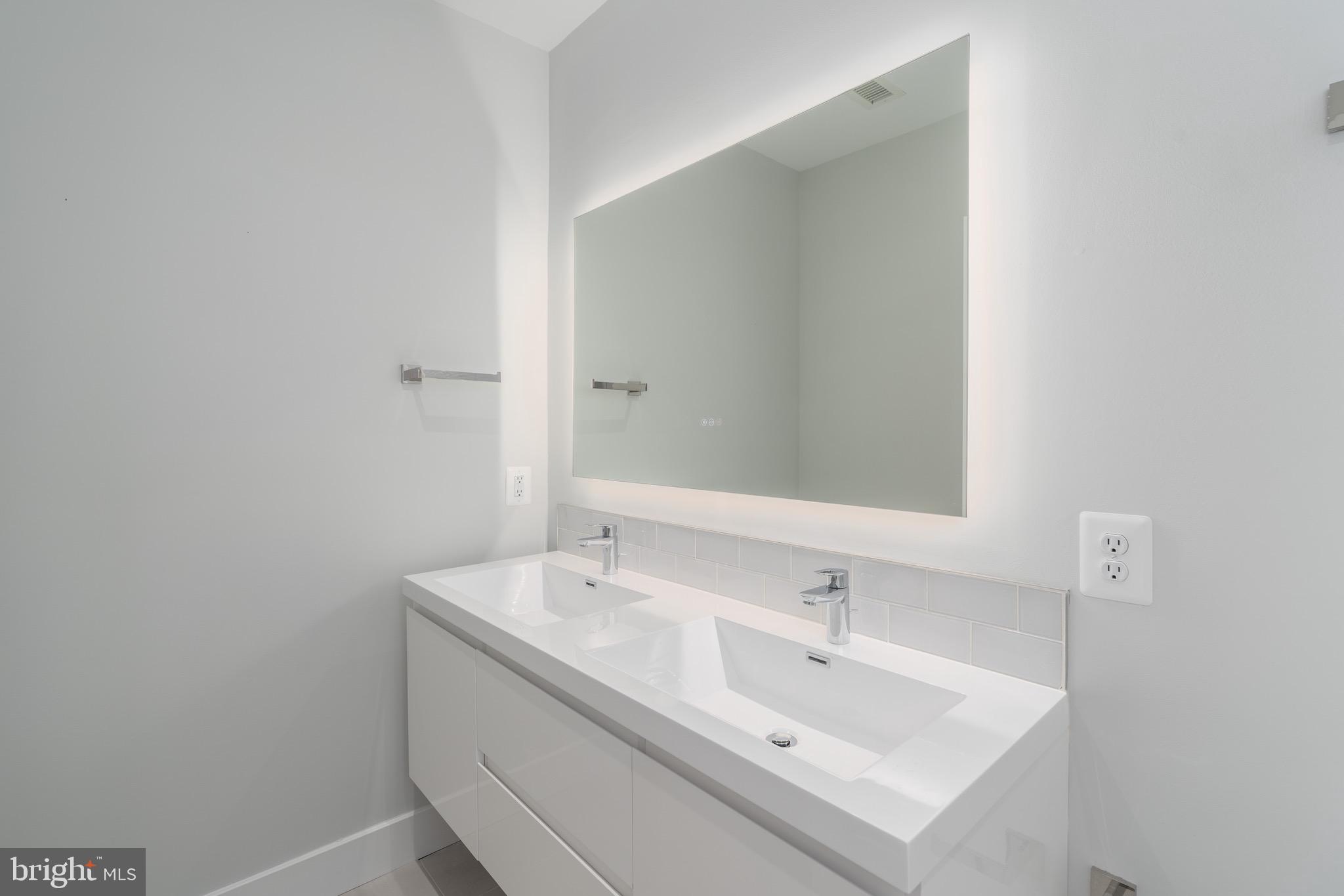 1128 Buchanan STREET NW Unit: 3