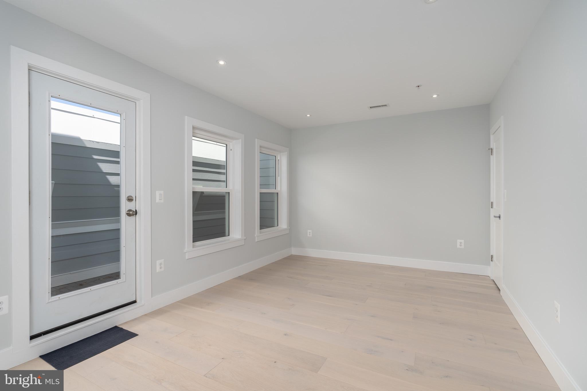 1128 Buchanan STREET NW Unit: 3