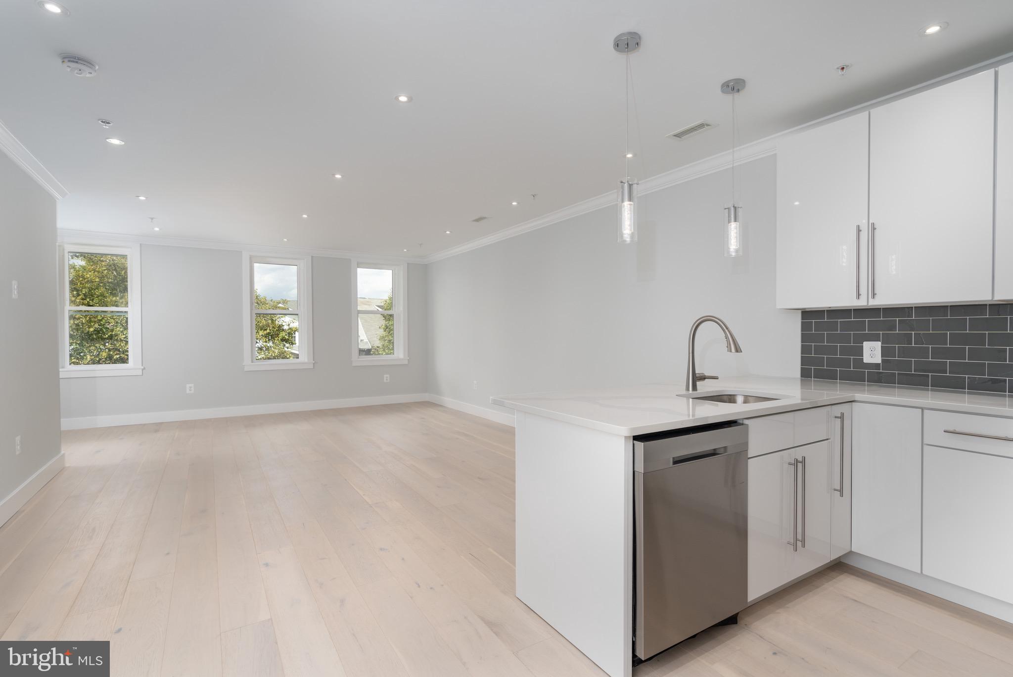 1128 Buchanan STREET NW Unit: 3