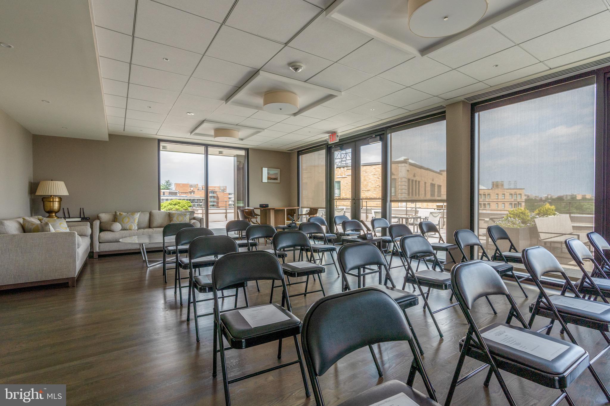 2700 Calvert STREET NW Unit: 716