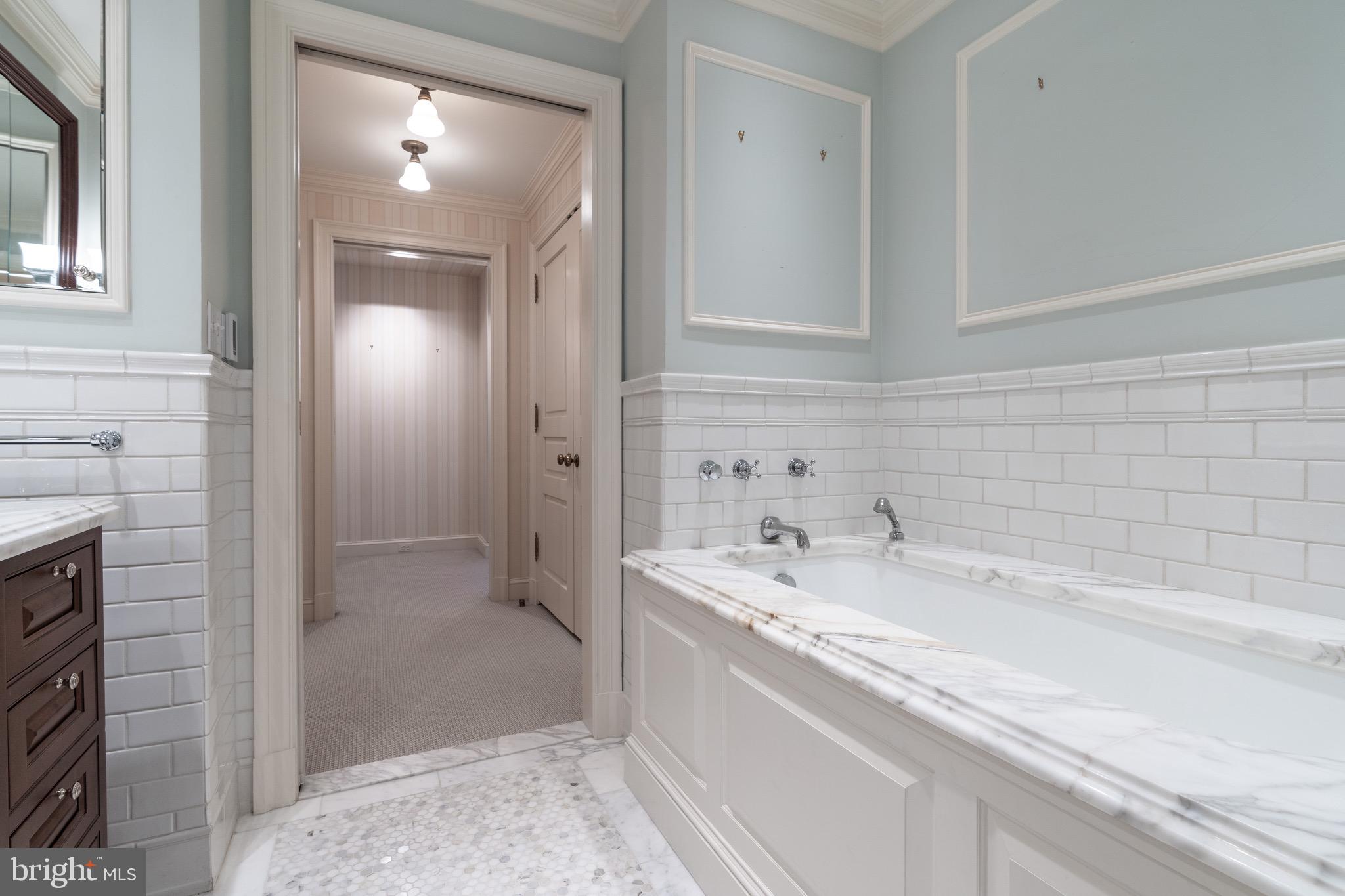 2700 Calvert STREET NW Unit: 716