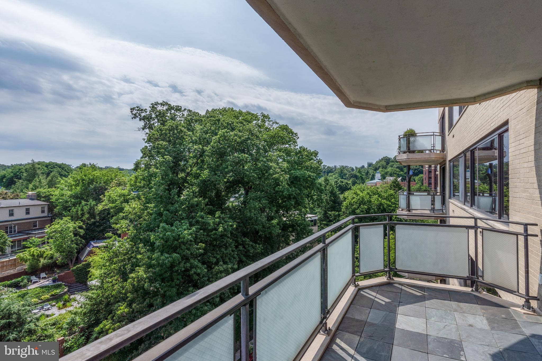 2700 Calvert STREET NW Unit: 716