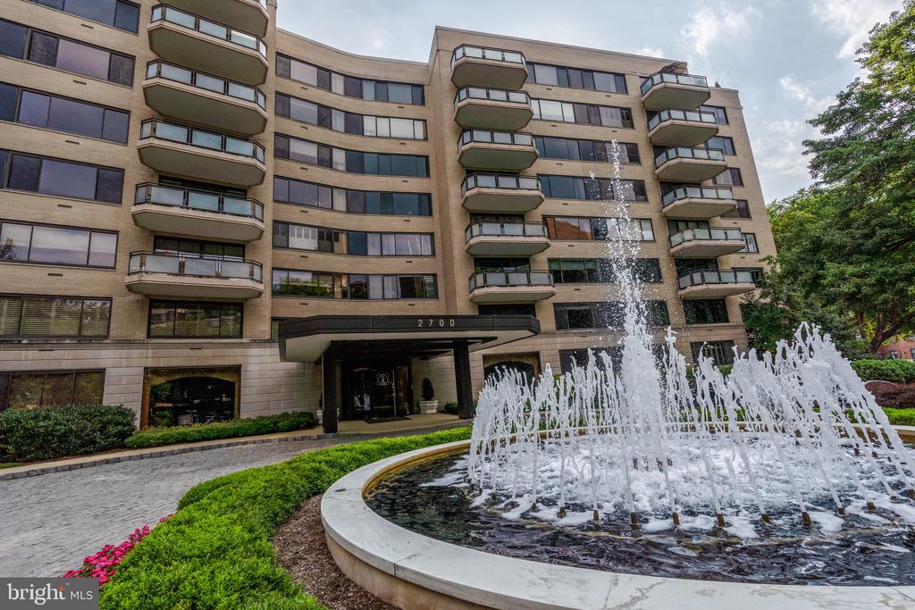 2700 Calvert STREET NW Unit: 716