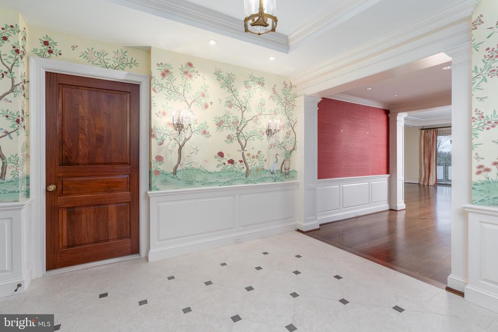 2700 Calvert STREET NW Unit: 716
