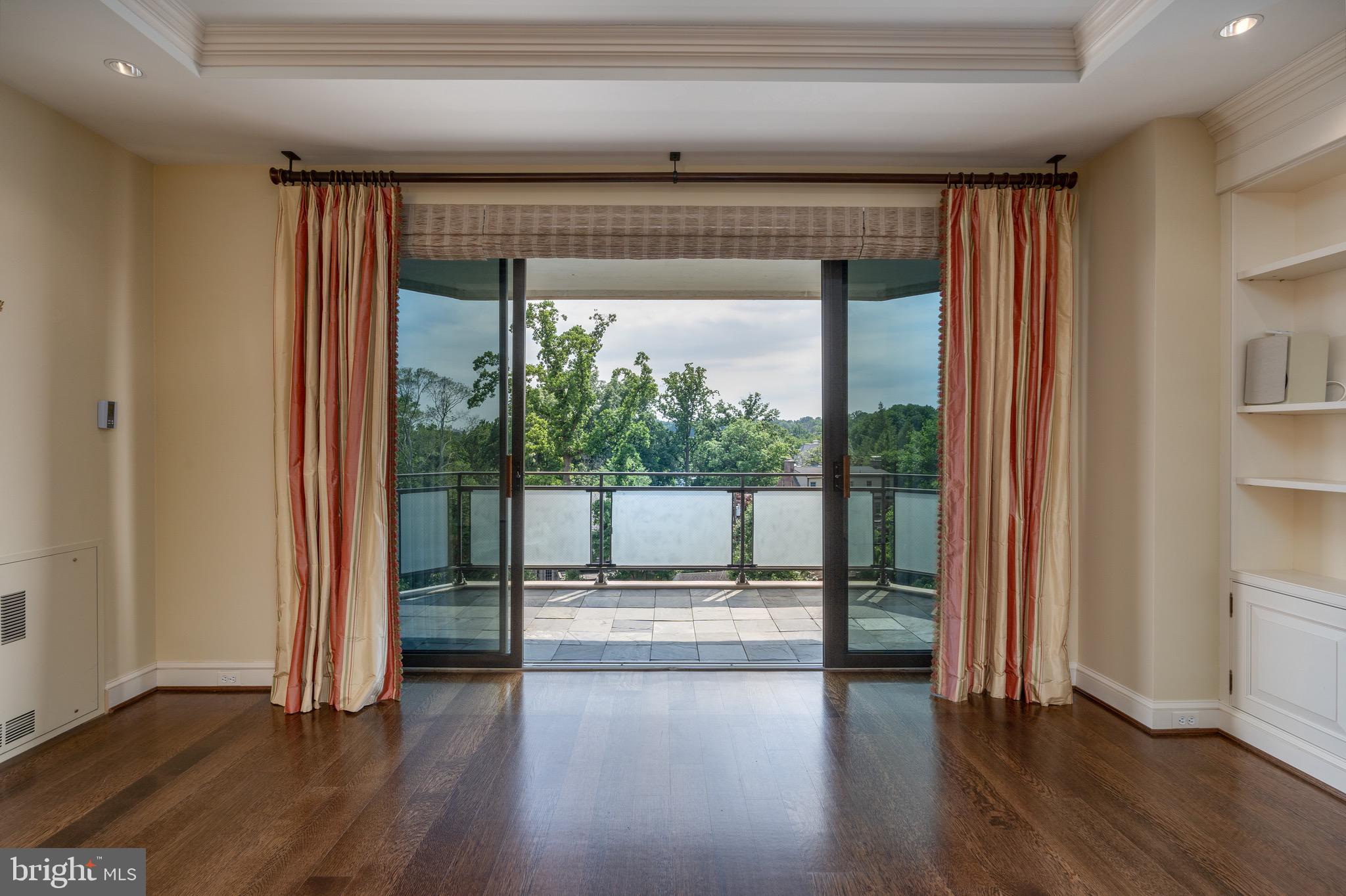 2700 Calvert STREET NW Unit: 716