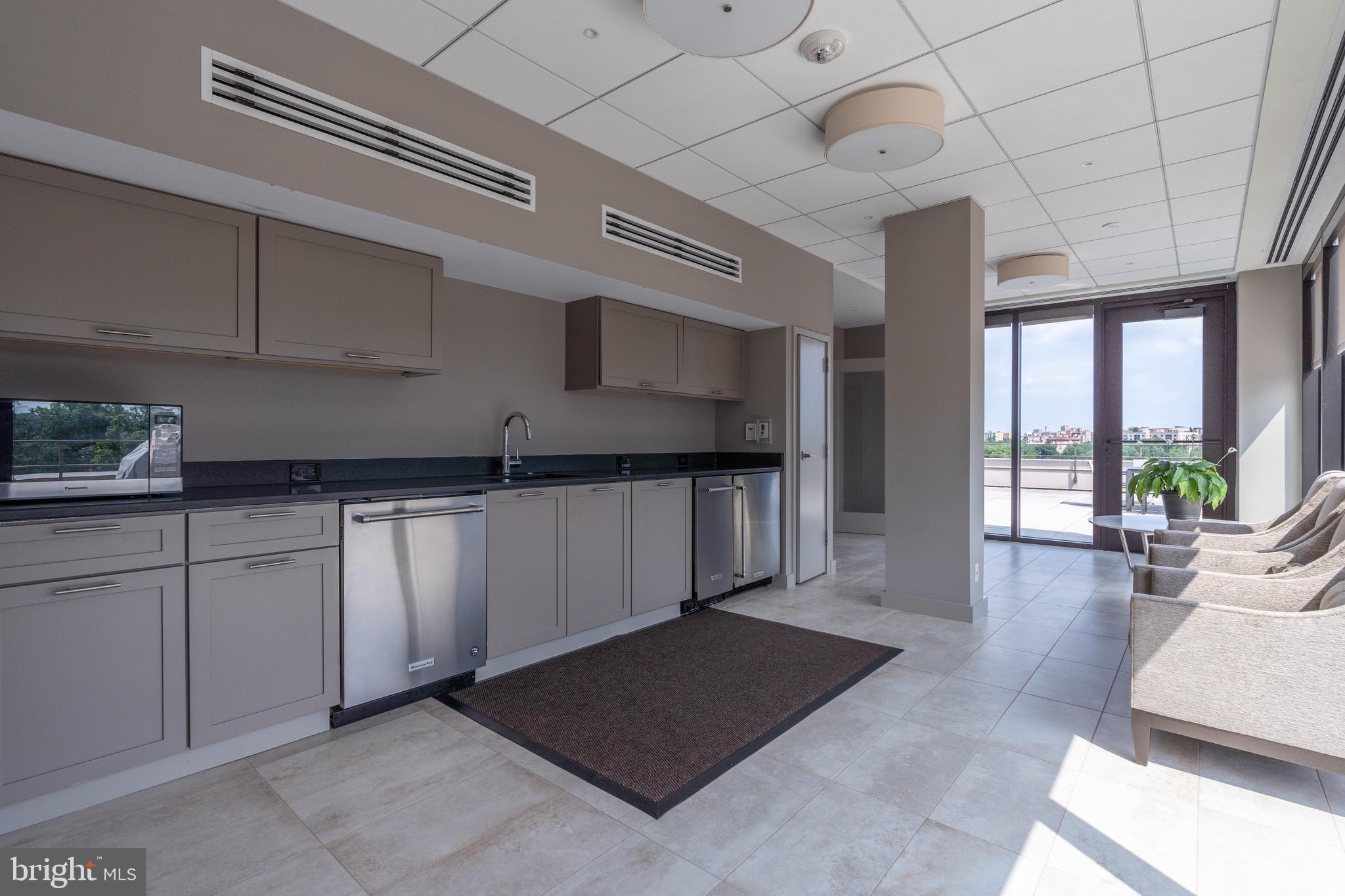 2700 Calvert STREET NW Unit: 716